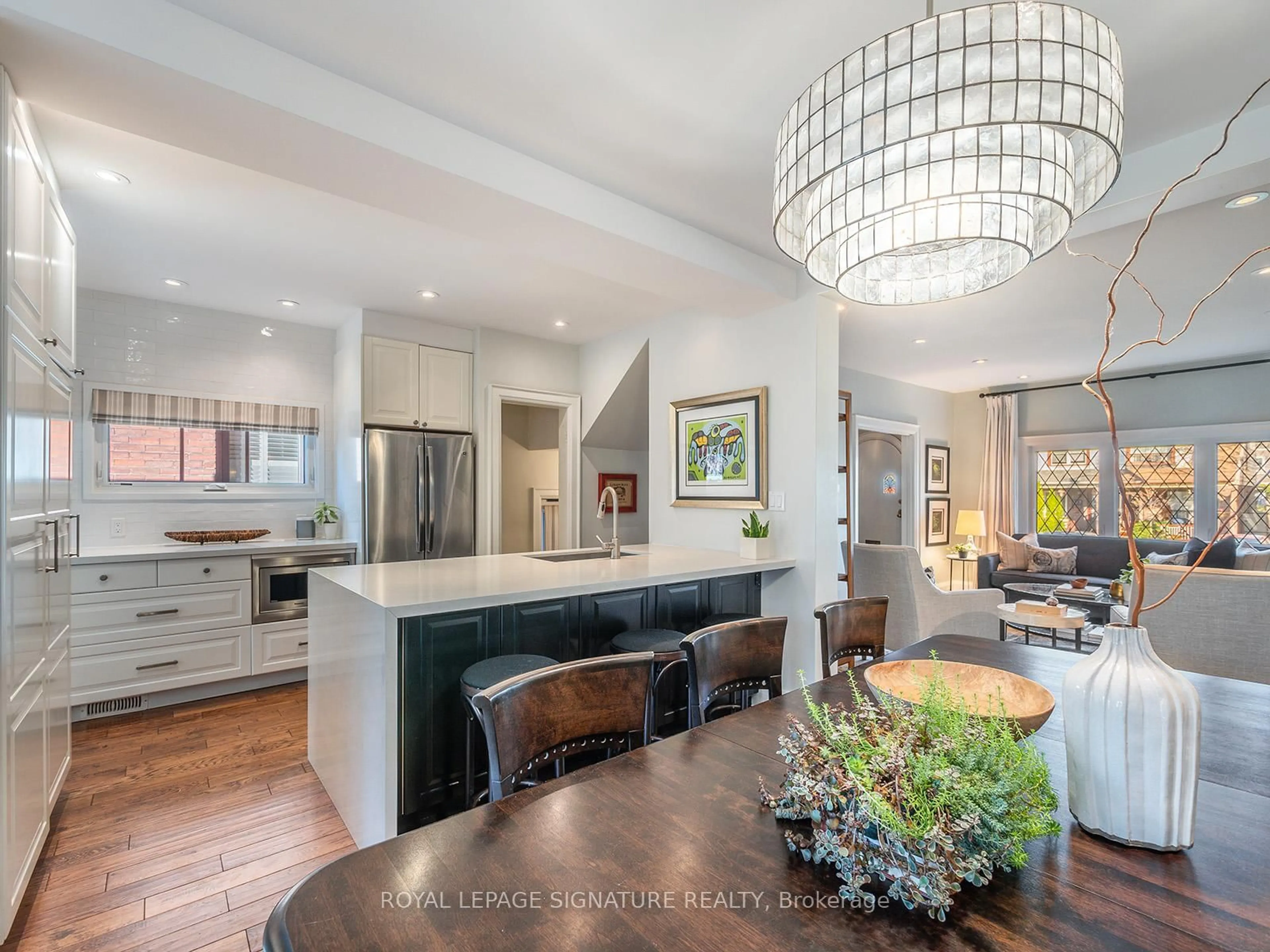 Open concept kitchen, ceramic/tile floor for 390 Kingswood Rd, Toronto Ontario M4E 3P1