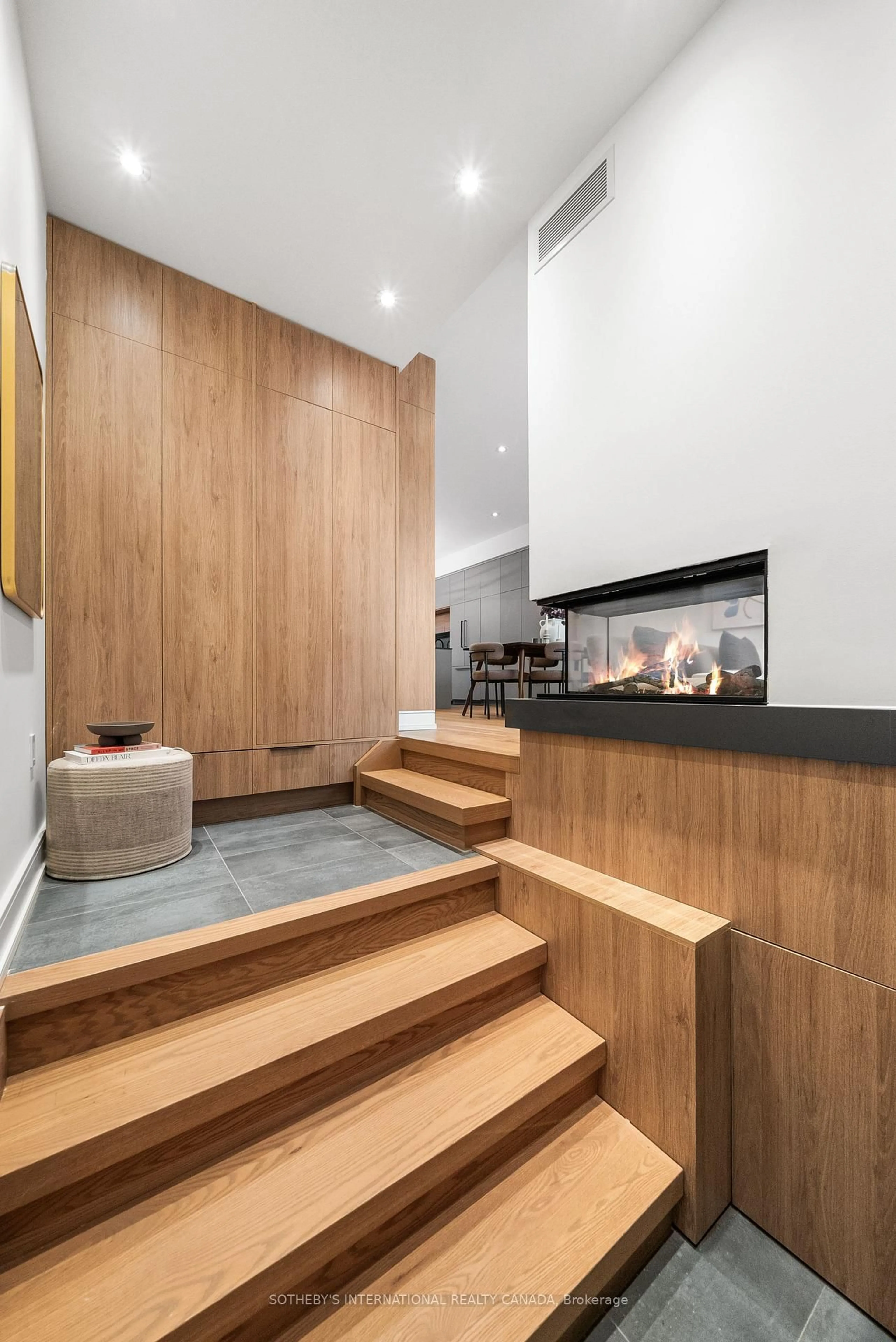 Unknown for 83 Virginia Ave, Toronto Ontario M4C 2S8