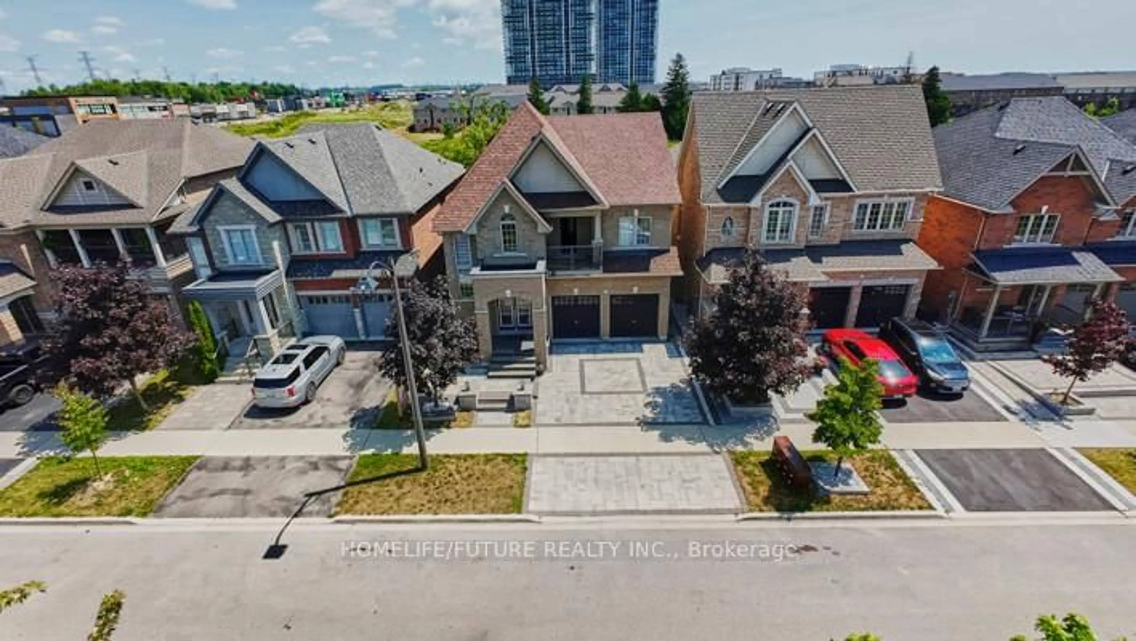 A pic from outside/outdoor area/front of a property/back of a property/a pic from drone, street for 2549 Snow Knight Dr, Oshawa Ontario L1L 0K2