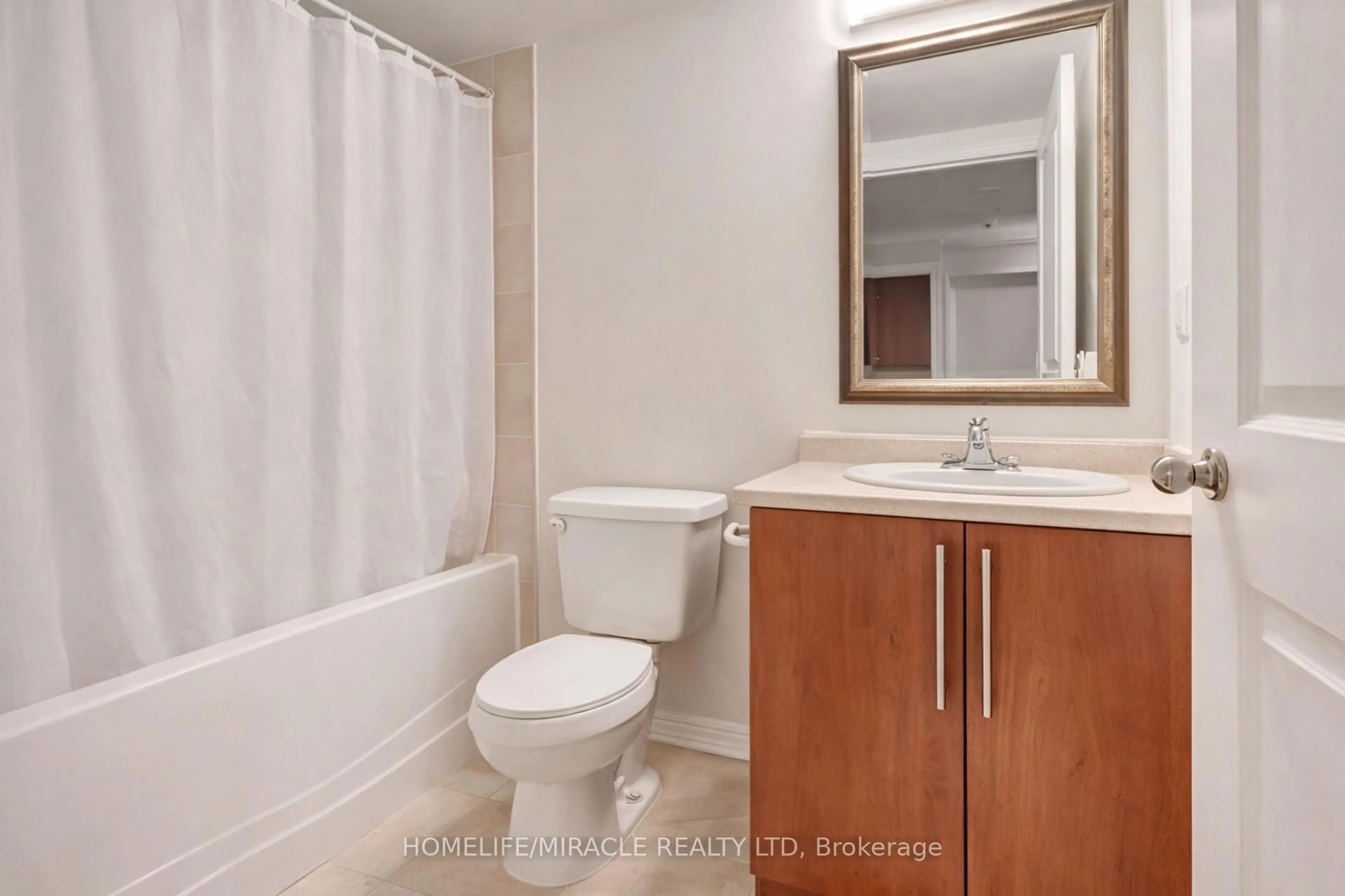 Standard bathroom, unknown for 8 Rosebank Dr #5K, Toronto Ontario M1B 5Z3