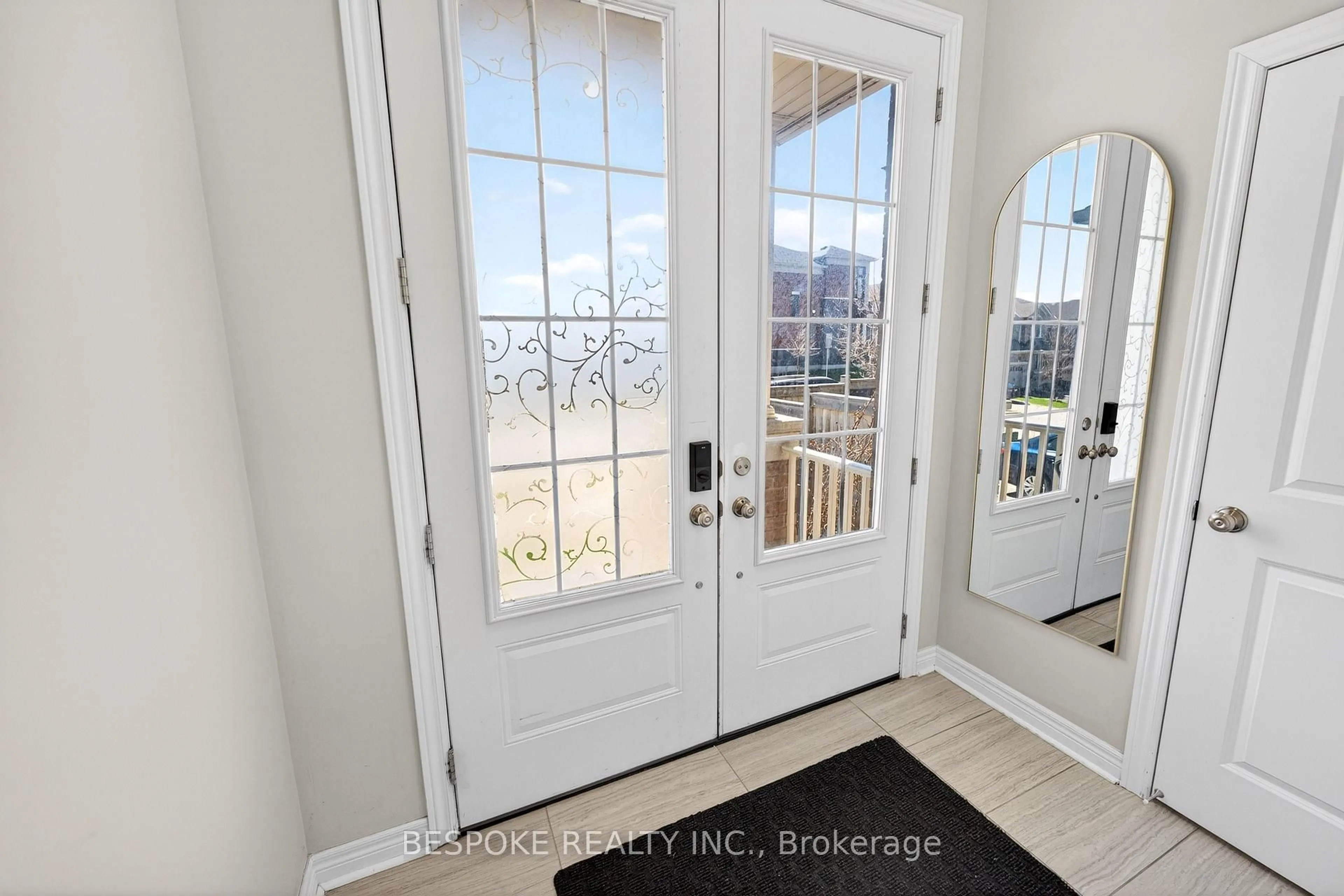 Indoor entryway for 1100 Cactus Cres, Pickering Ontario L1X 0G9