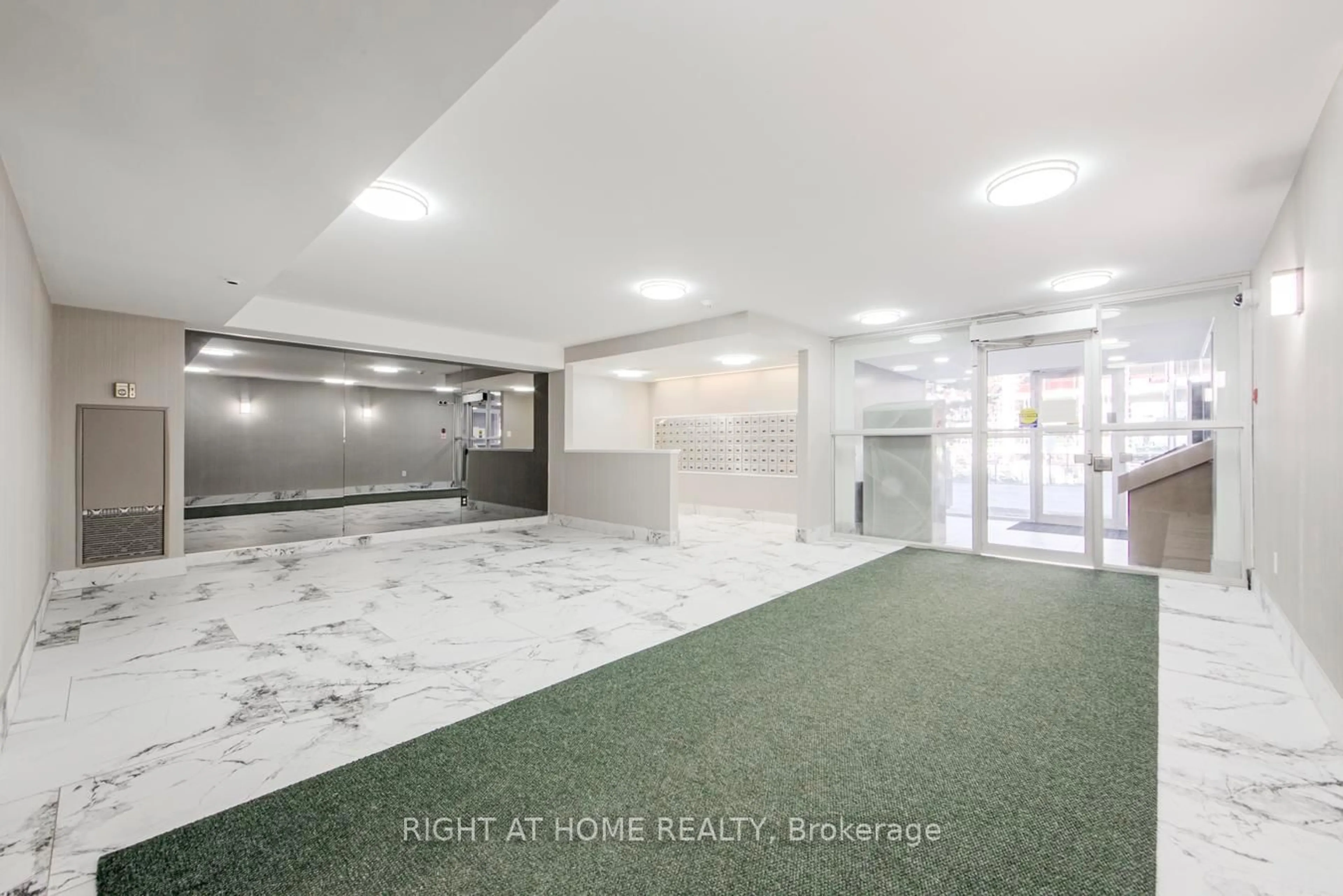 Indoor foyer for 15 Sewells Rd #204, Toronto Ontario M1B 3V7