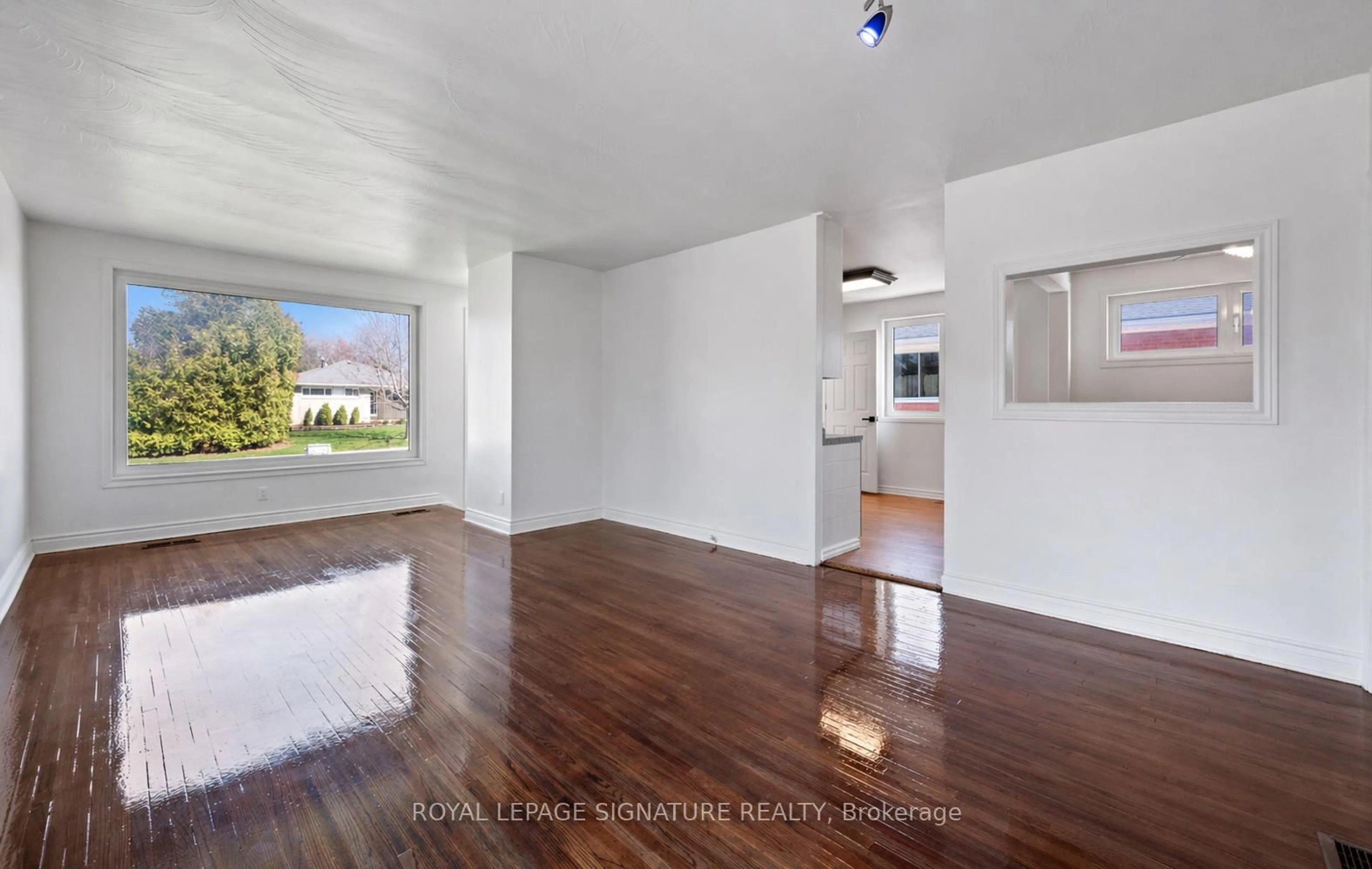 A pic of a room for 1003 Wardman Cres, Whitby Ontario L1N 3H1