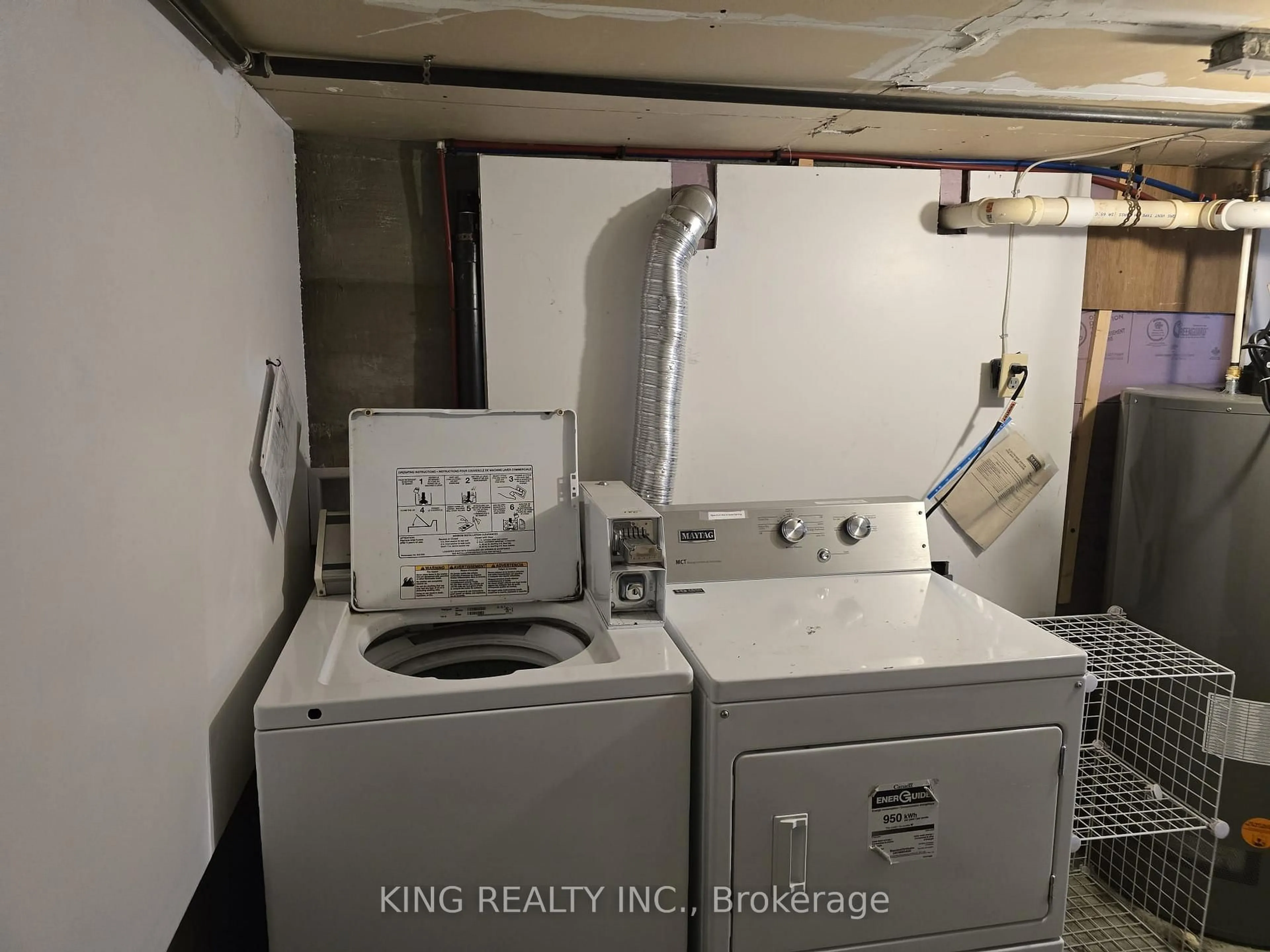 Laundry room for 348/350 Arthur St #St, Oshawa Ontario L1H 1P3