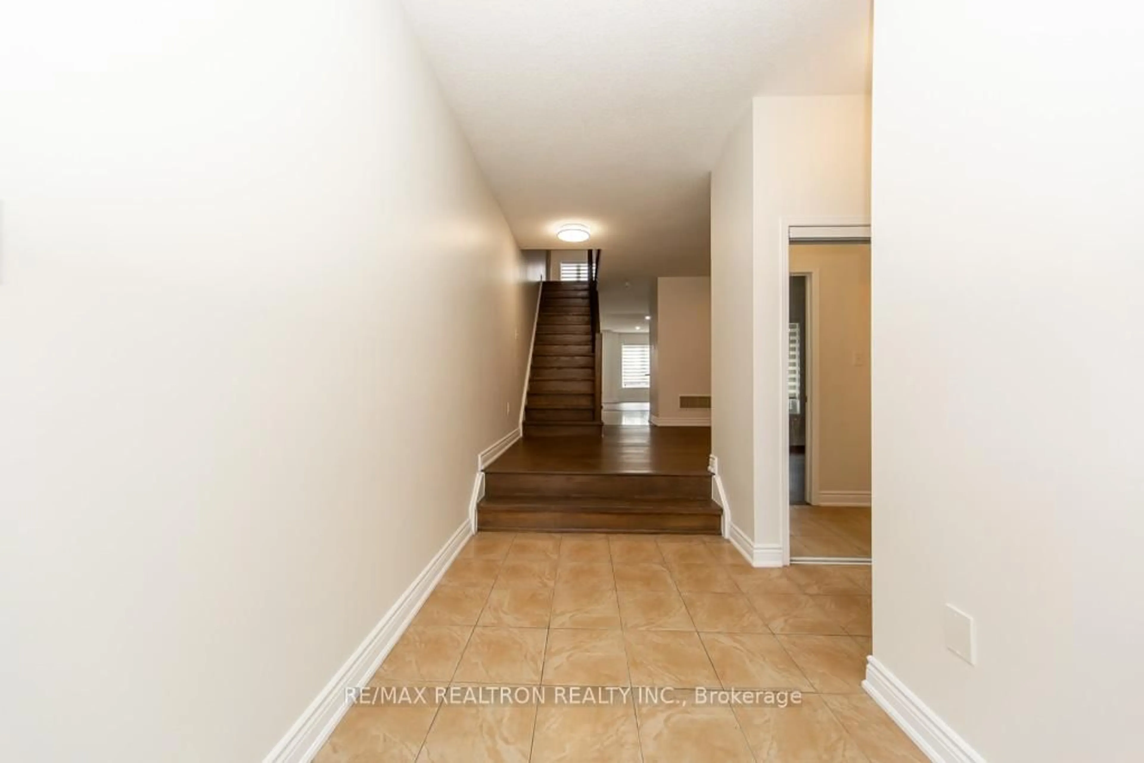 Unknown for 24 Skelton Cres, Ajax Ontario L1Z 0S2