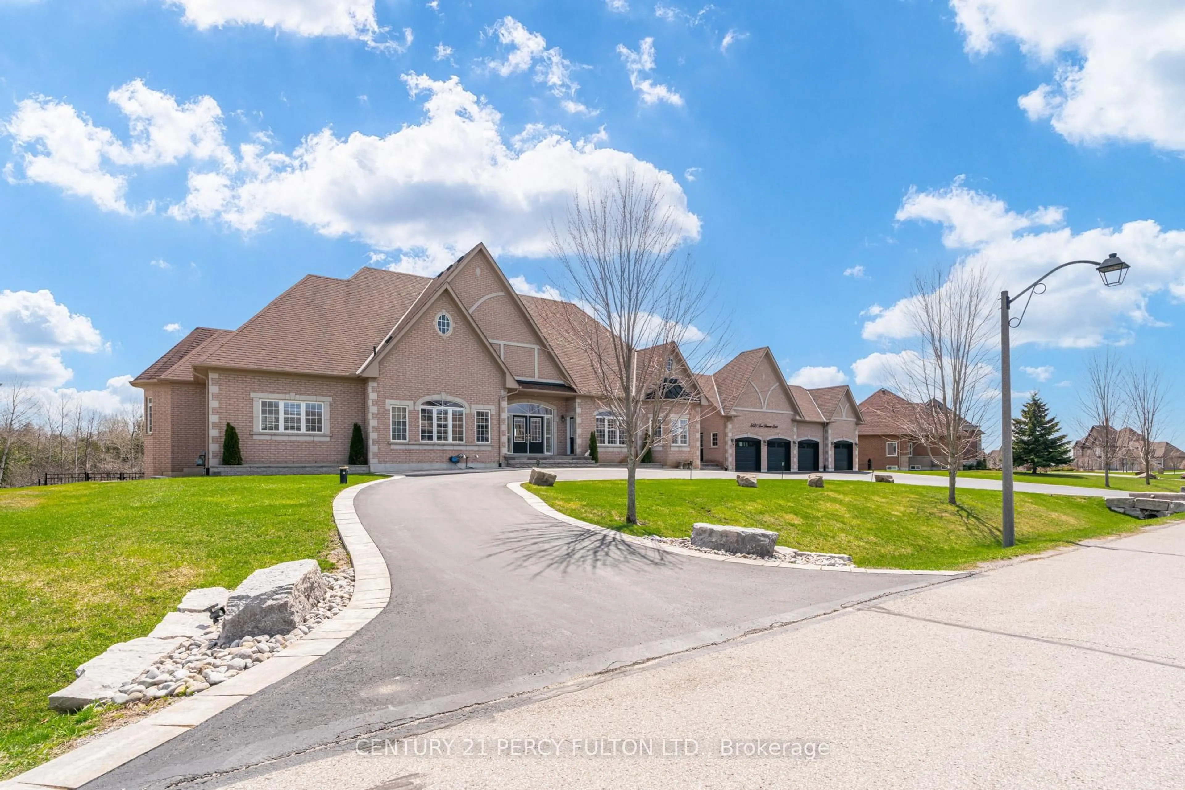 A pic from outside/outdoor area/front of a property/back of a property/a pic from drone, street for 5121 Tom Thomson Crt, Pickering Ontario L1Y 0A1