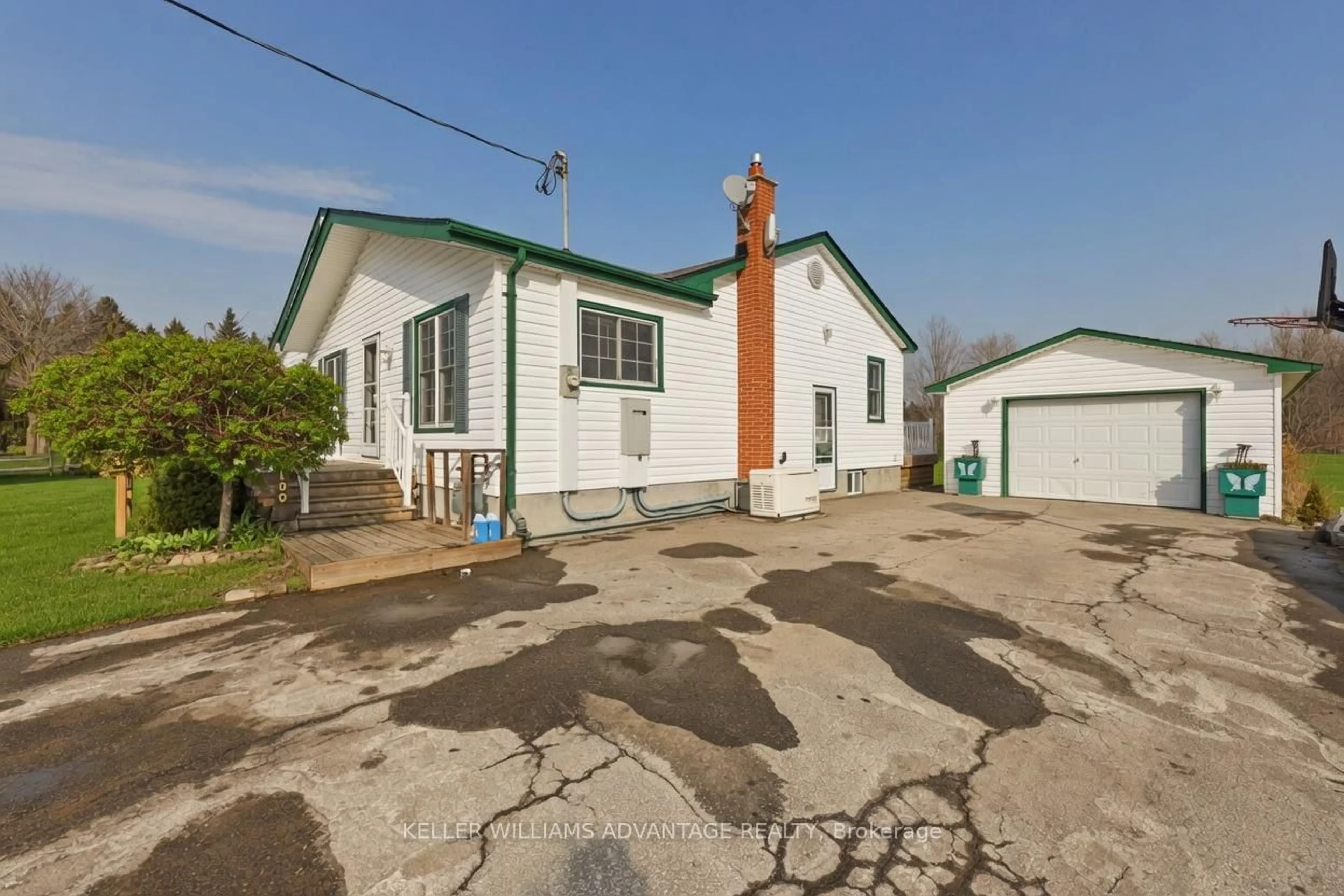 A pic from outside/outdoor area/front of a property/back of a property/a pic from drone, building for 2347 Hancock Rd, Clarington Ontario L1E 2M3