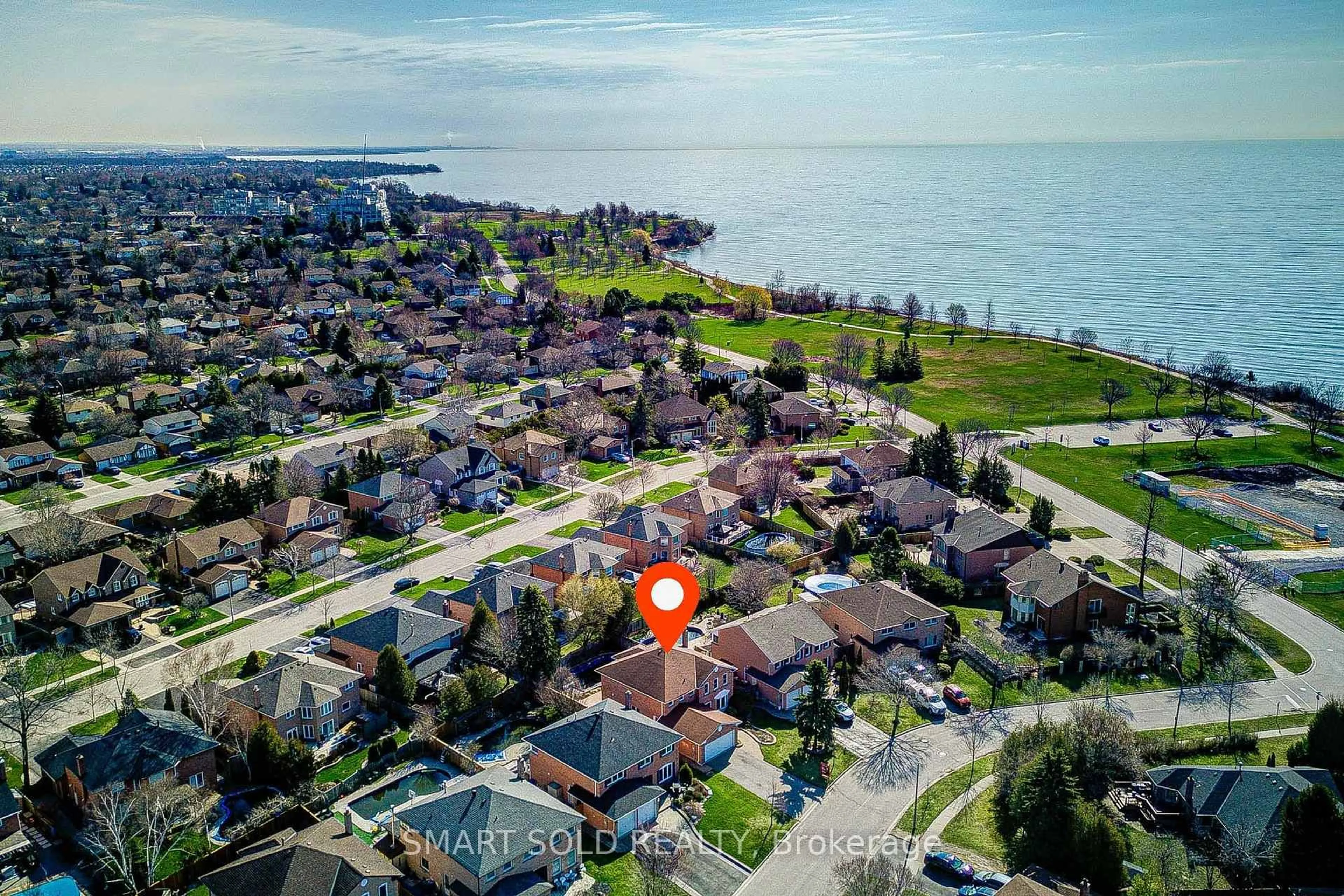 A pic from outside/outdoor area/front of a property/back of a property/a pic from drone, water/lake/river/ocean view for 33 Love Cres, Ajax Ontario L1S 4T3