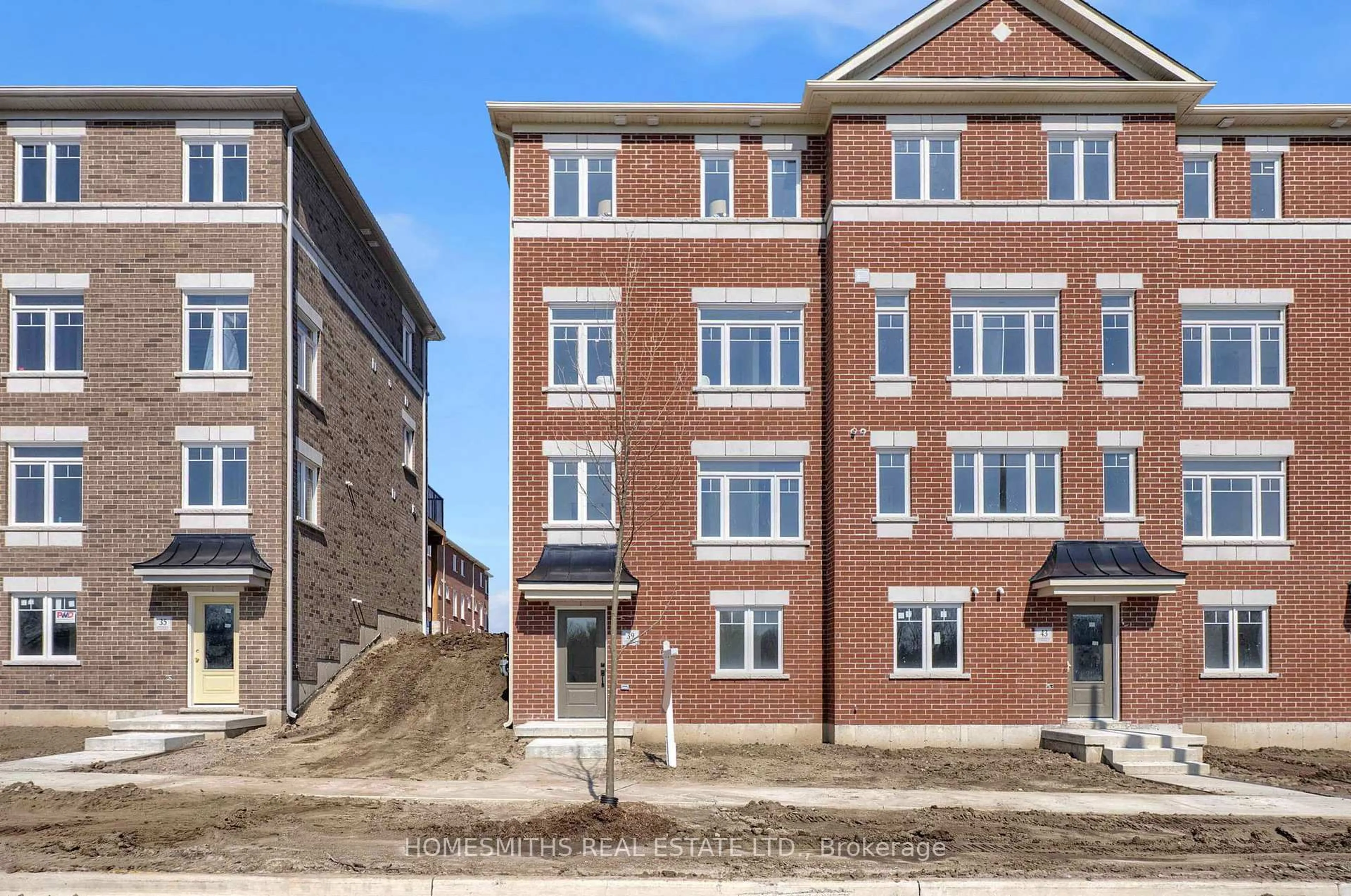 Home with brick exterior material, building for 39 Addyman Cres, Clarington Ontario L1B 0X1