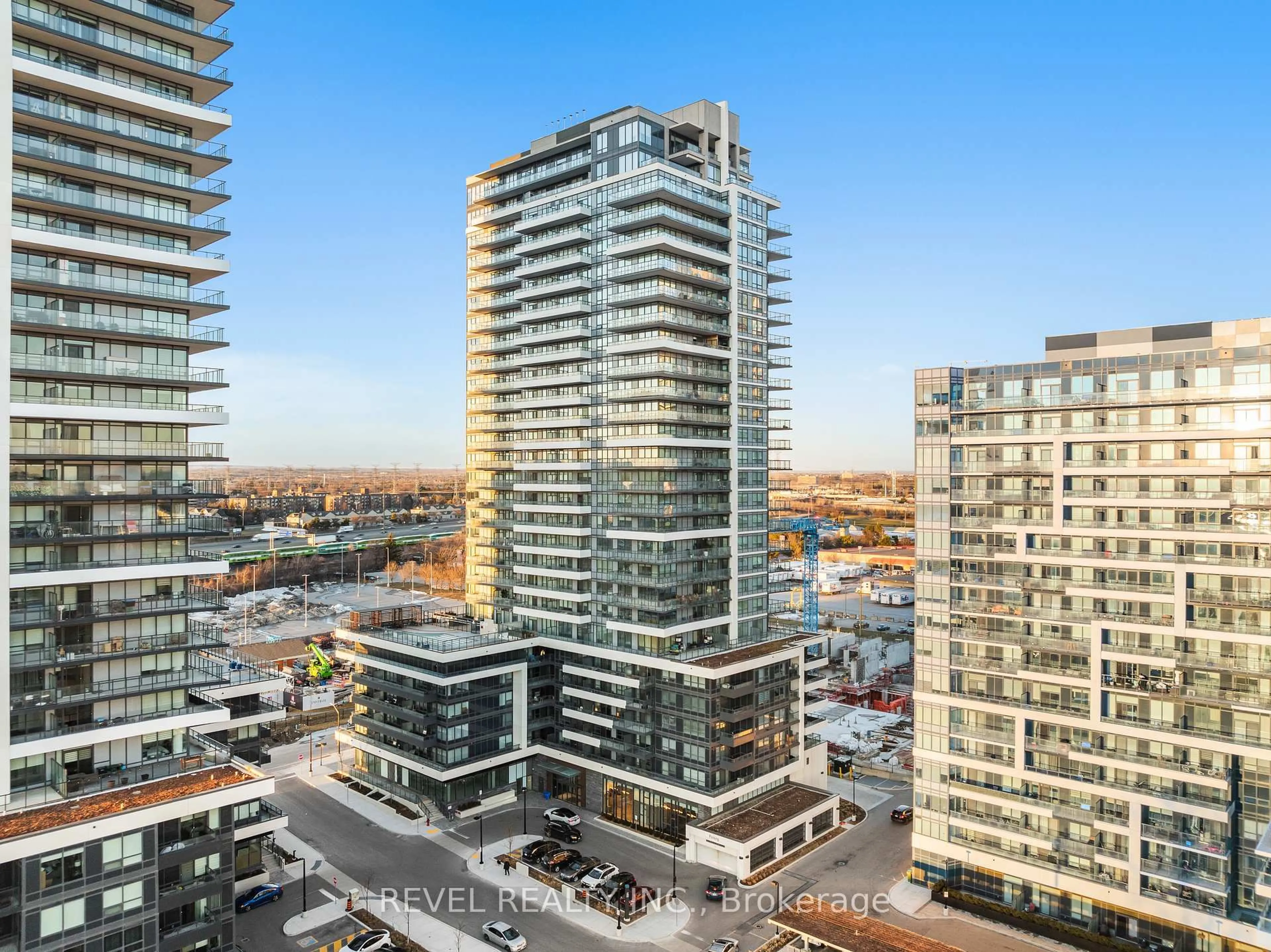A pic from outside/outdoor area/front of a property/back of a property/a pic from drone, city buildings view from balcony for 1455 Celebration Dr #1704, Pickering Ontario L1W 0C3