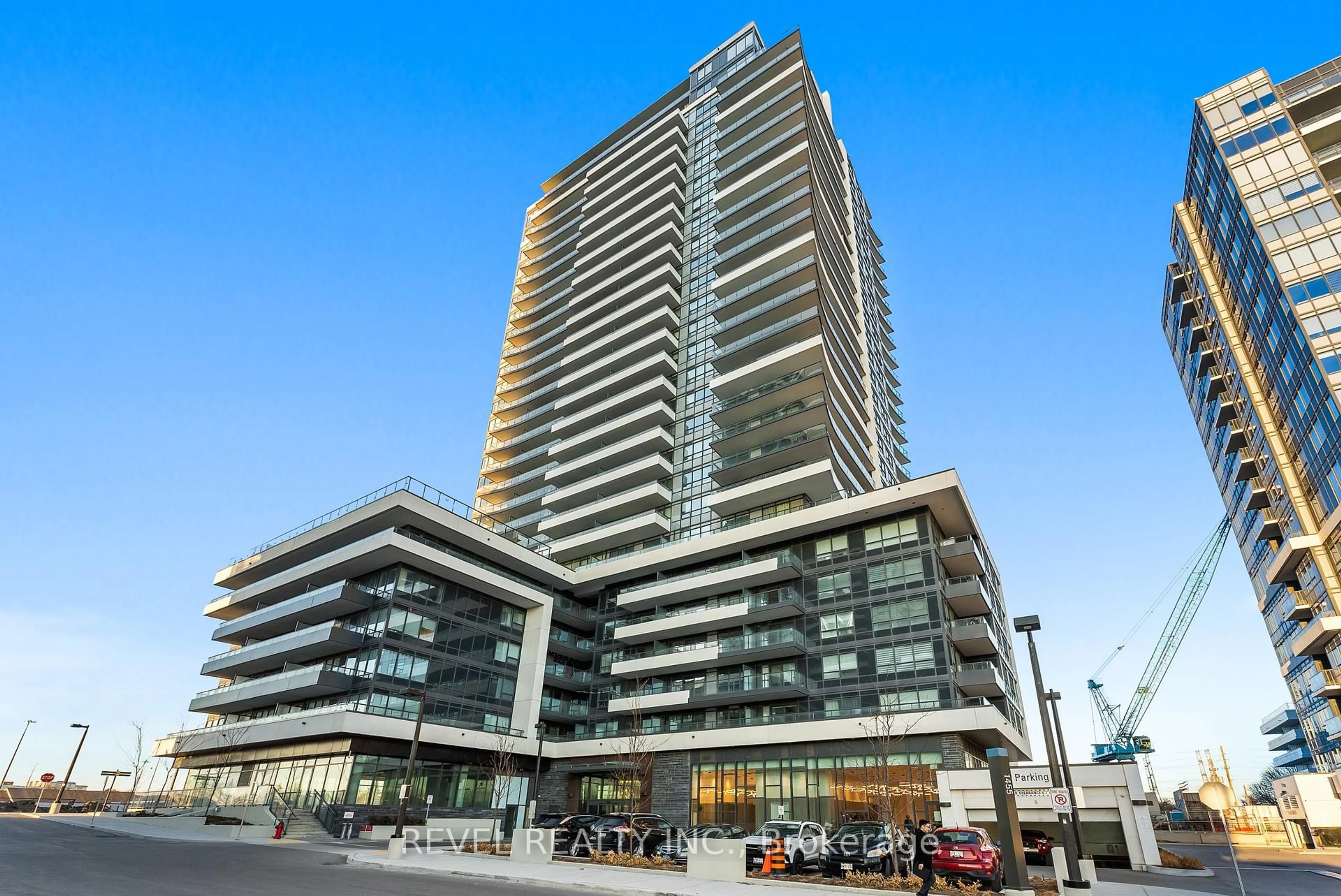 Indoor foyer for 1455 Celebration Dr #1704, Pickering Ontario L1W 0C3