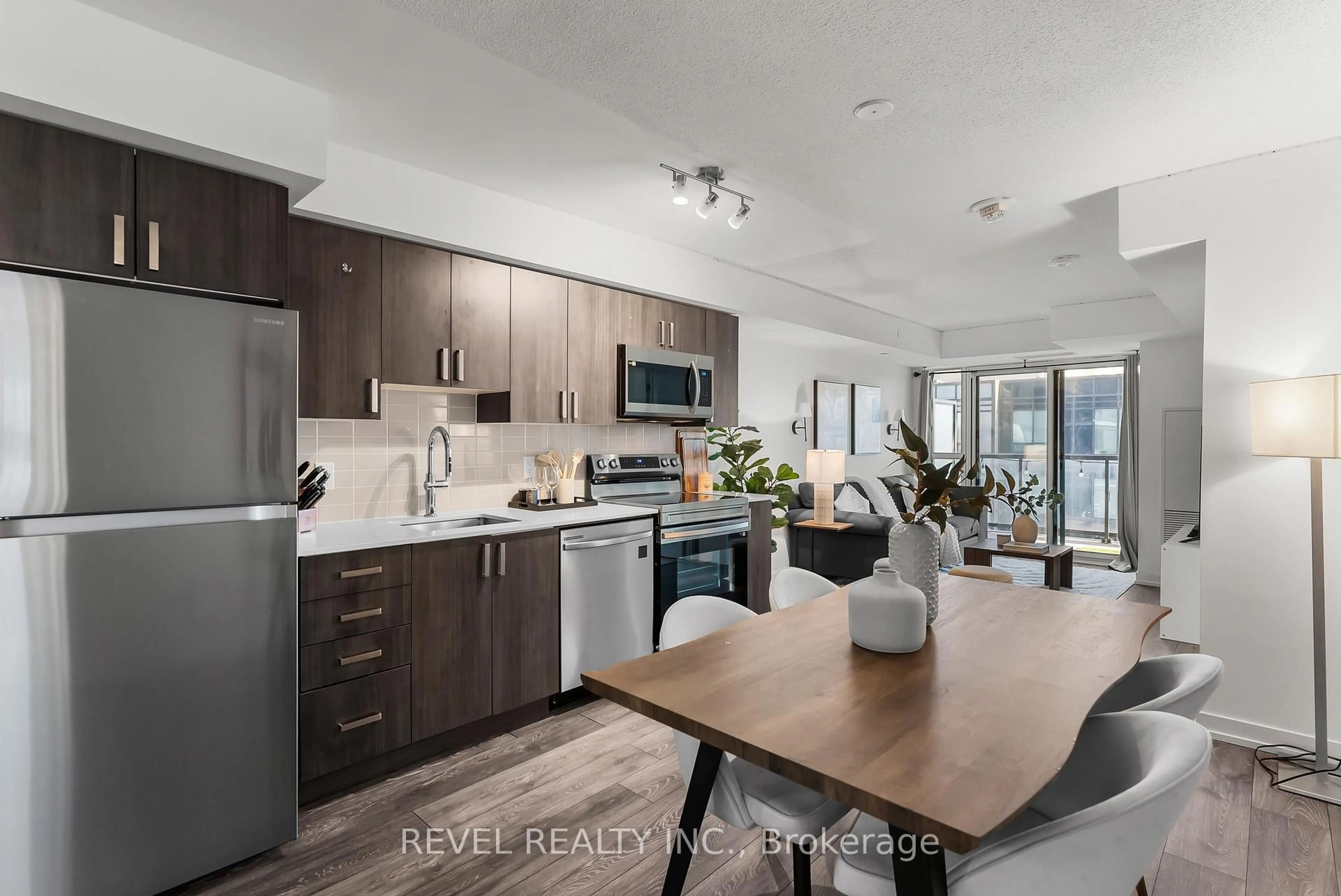 Open concept kitchen, unknown for 1455 Celebration Dr #1704, Pickering Ontario L1W 0C3