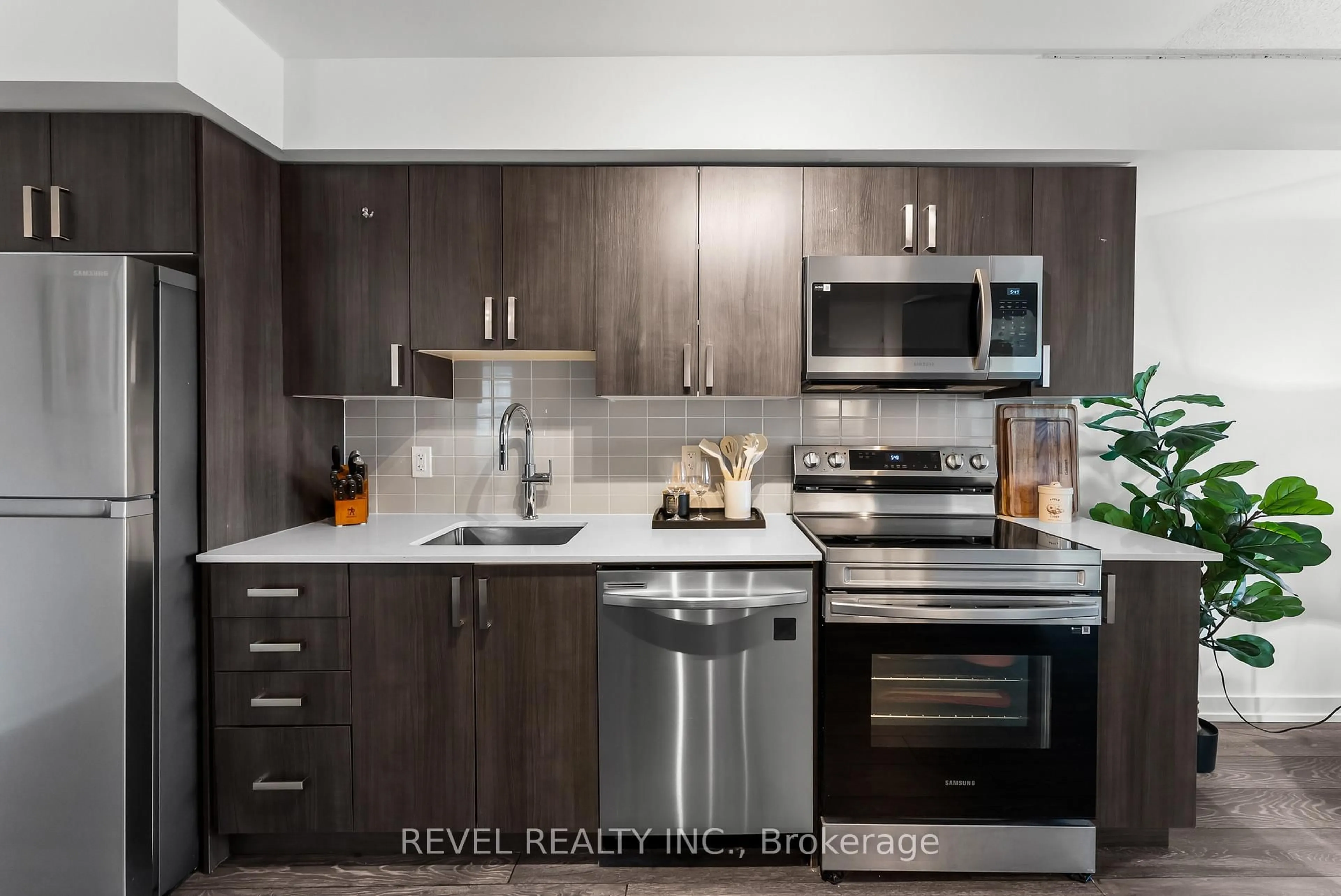 Open concept kitchen, unknown for 1455 Celebration Dr #1704, Pickering Ontario L1W 0C3