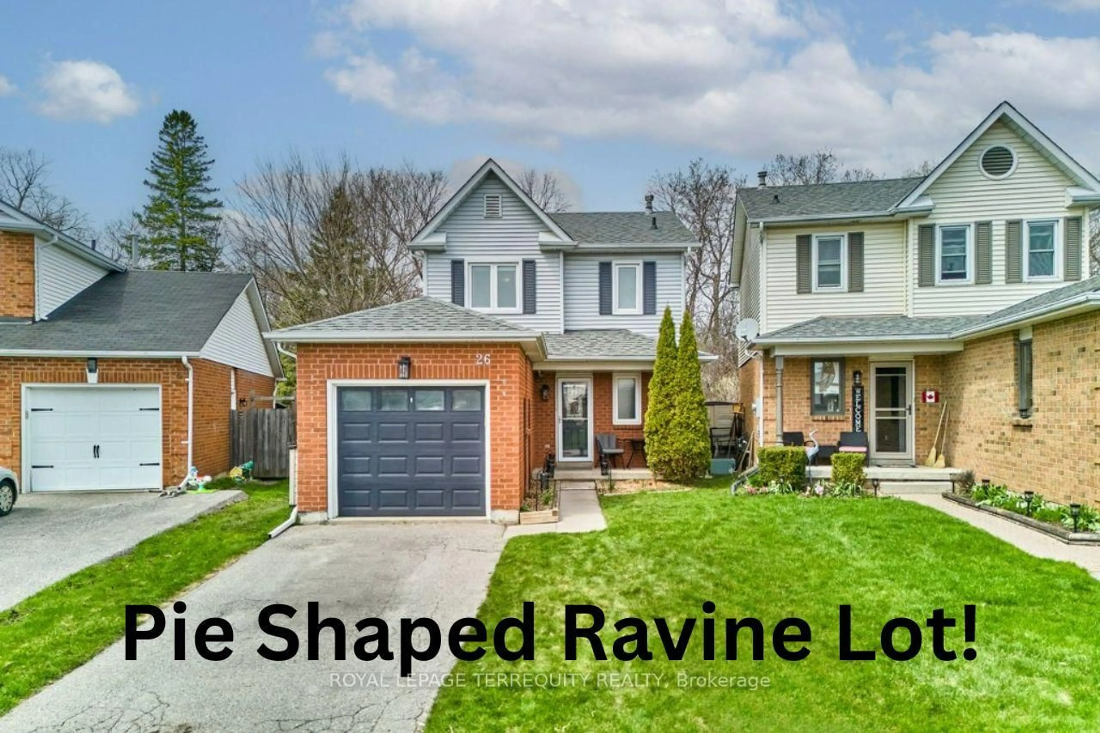 Home with vinyl exterior material, street for 26 Longwood Crt, Clarington Ontario L1E 1R8