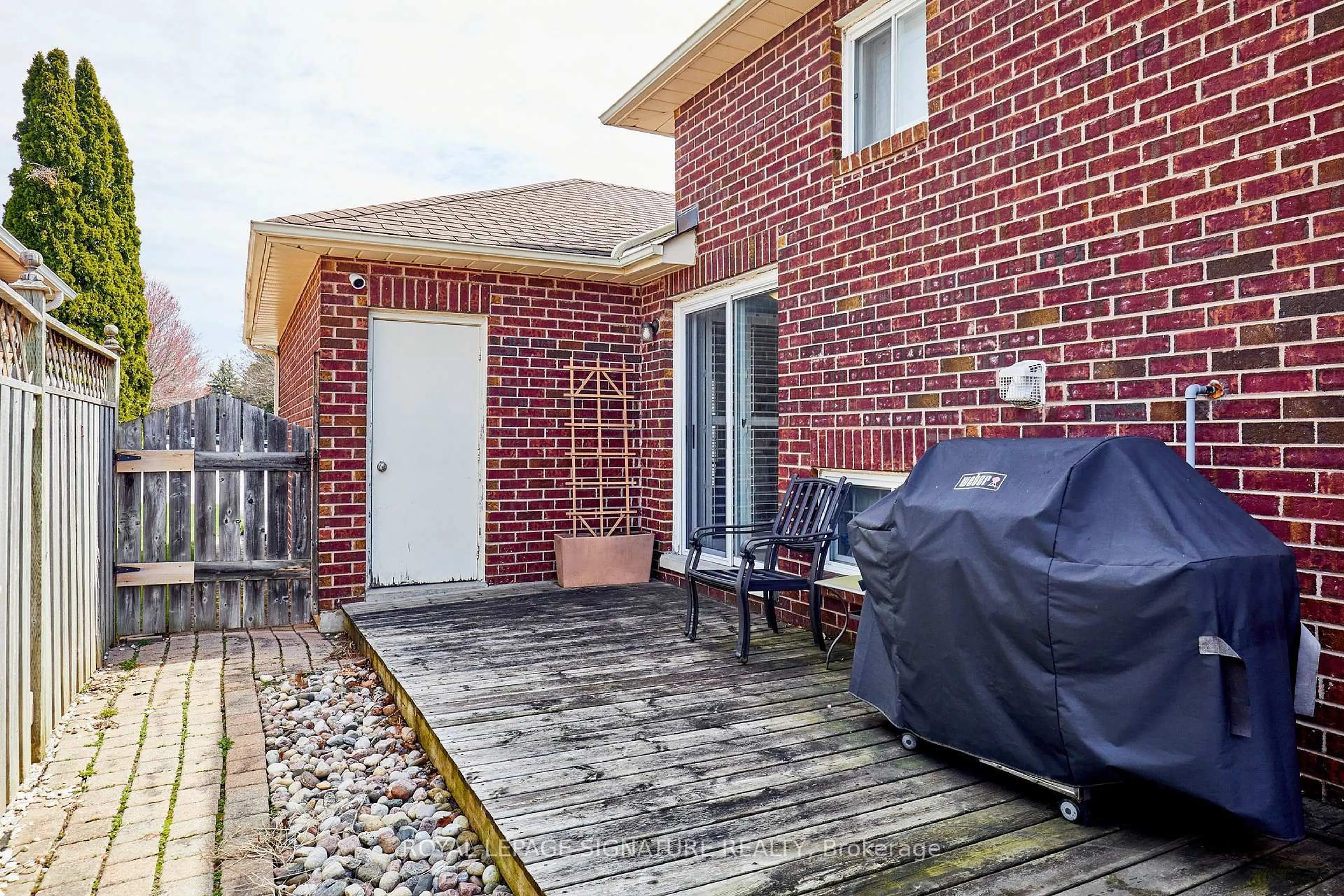 Patio, street for 18 Boychyn Dr, Whitby Ontario L1N 6Z4