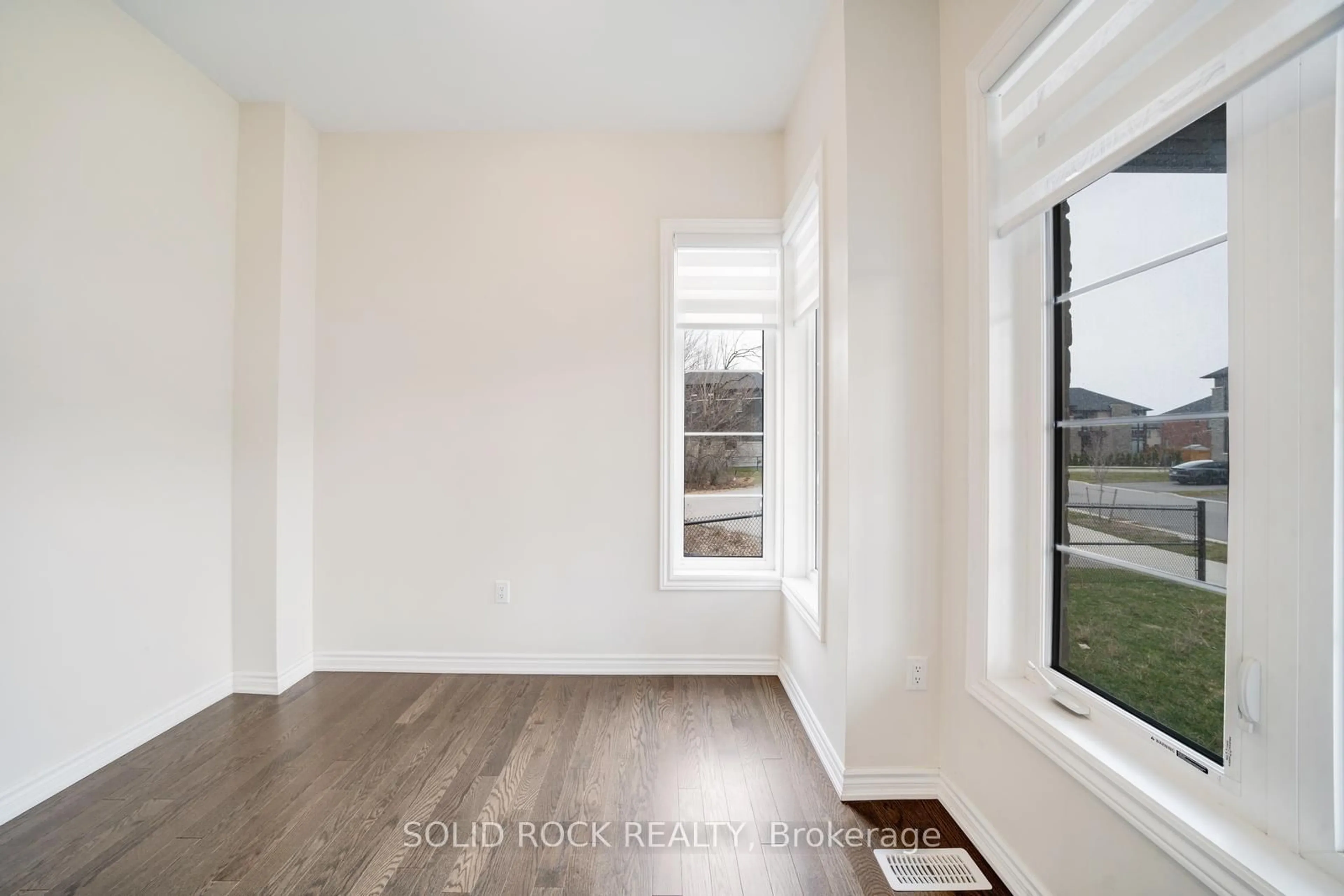 Indoor entryway for 47 Fruitful Cres, Whitby Ontario L1P 0N3