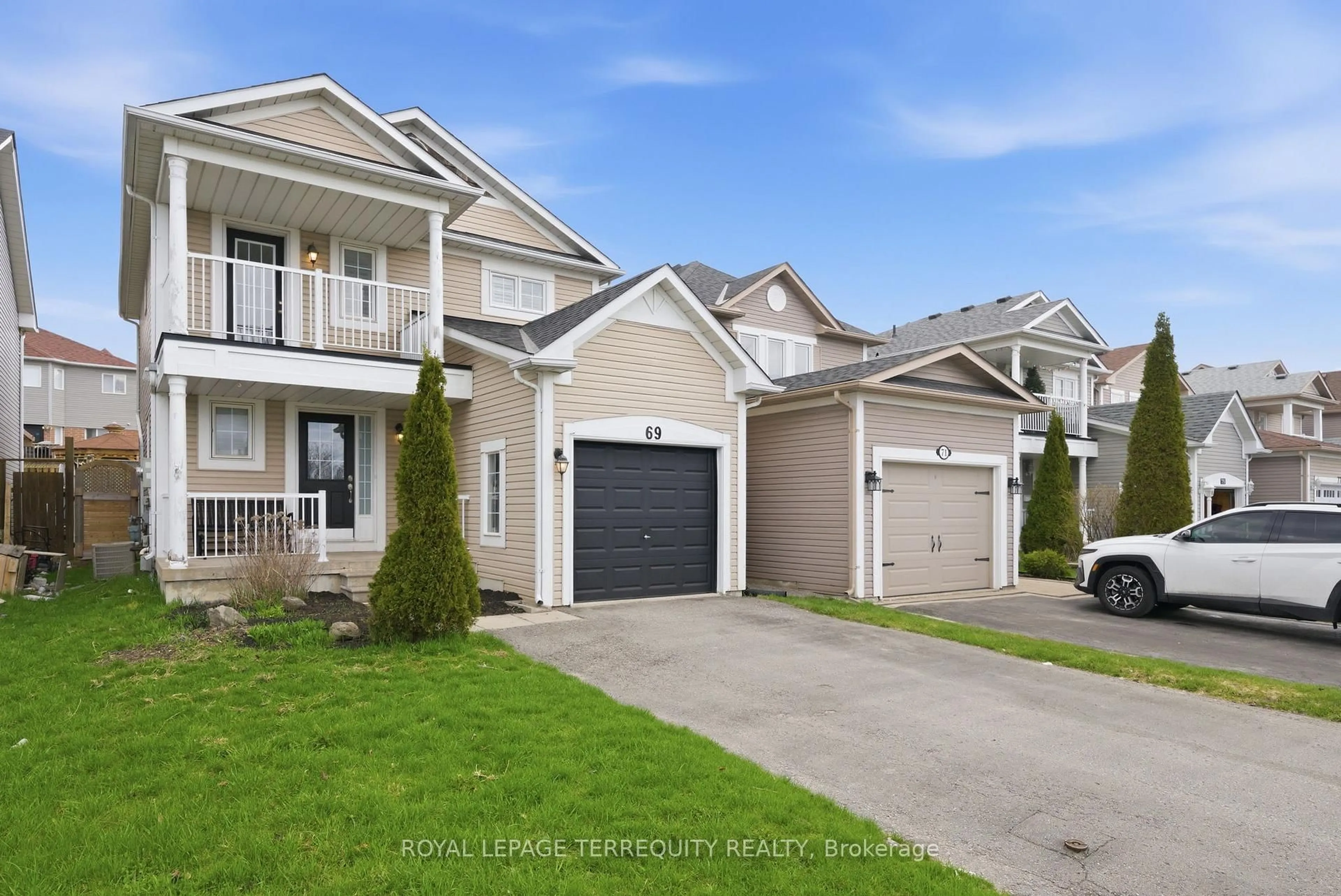 Home with vinyl exterior material, street for 69 Hammond St, Clarington Ontario L1C 5E6