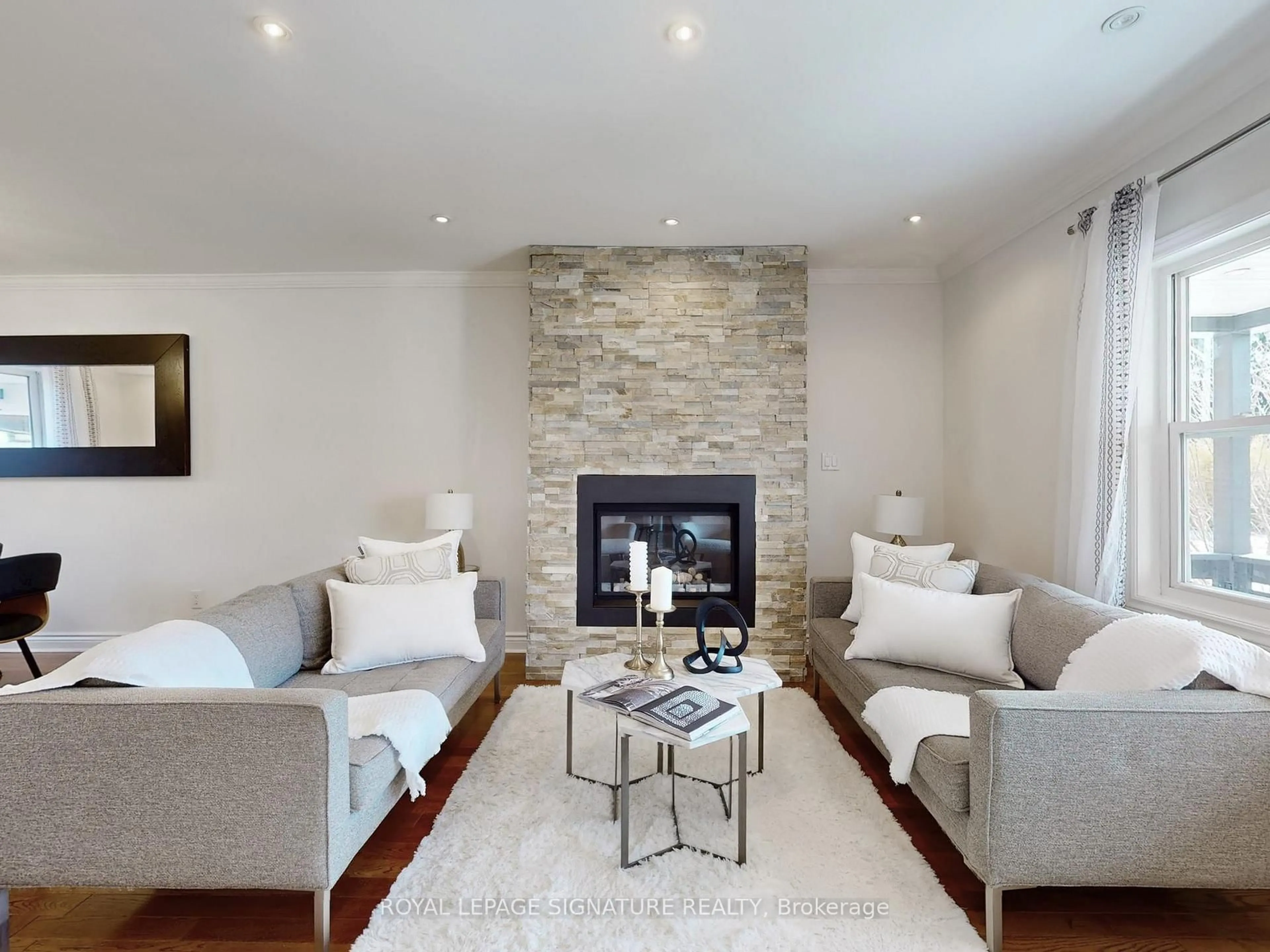 Living room with furniture, unknown for 79 Meighen Ave, Toronto Ontario M4B 2H4