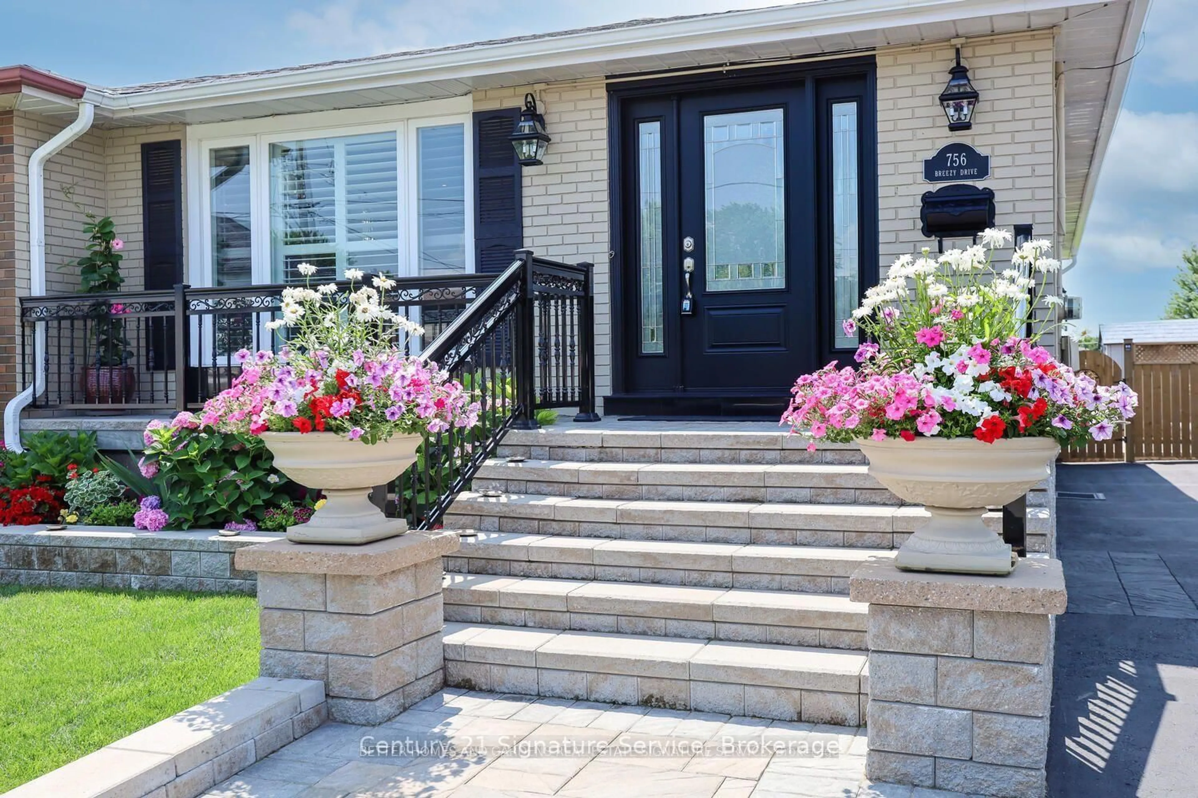 Unknown for 756 Breezy Dr, Pickering Ontario L1W 2X7