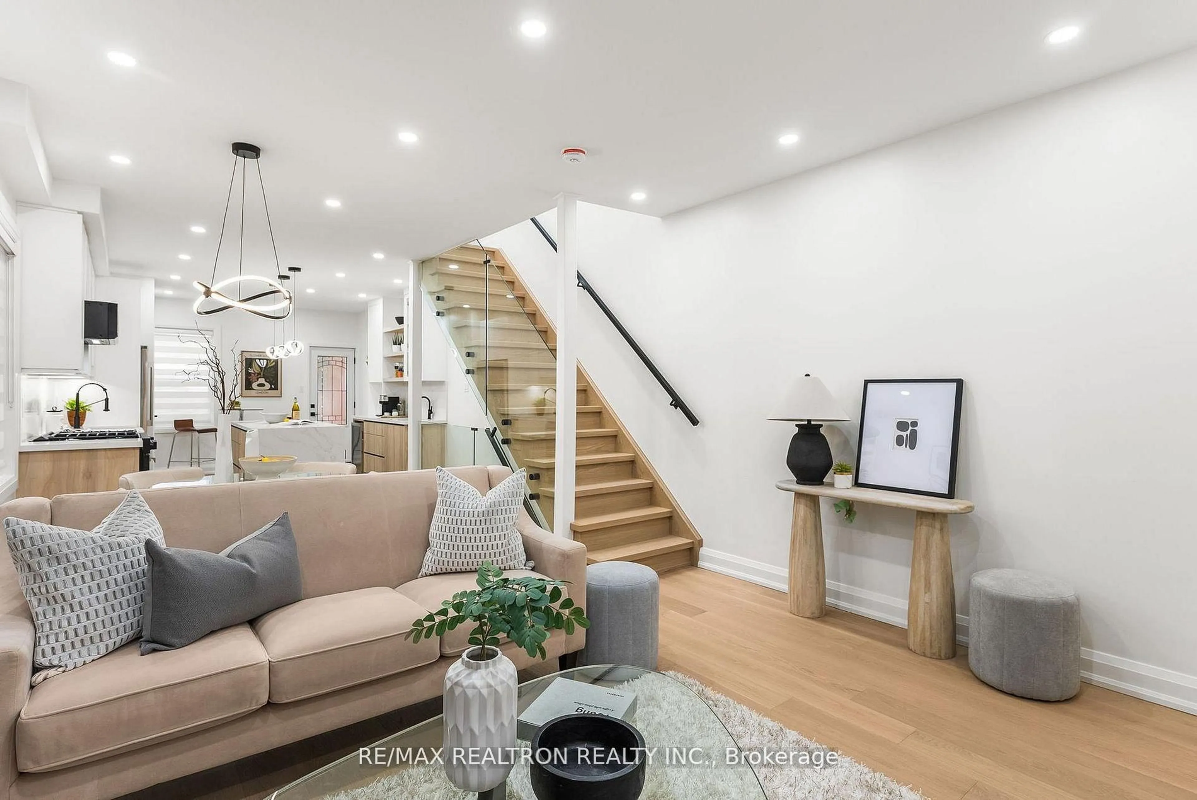 Unknown for 111 Glenmore Rd, Toronto Ontario M4L 3M2