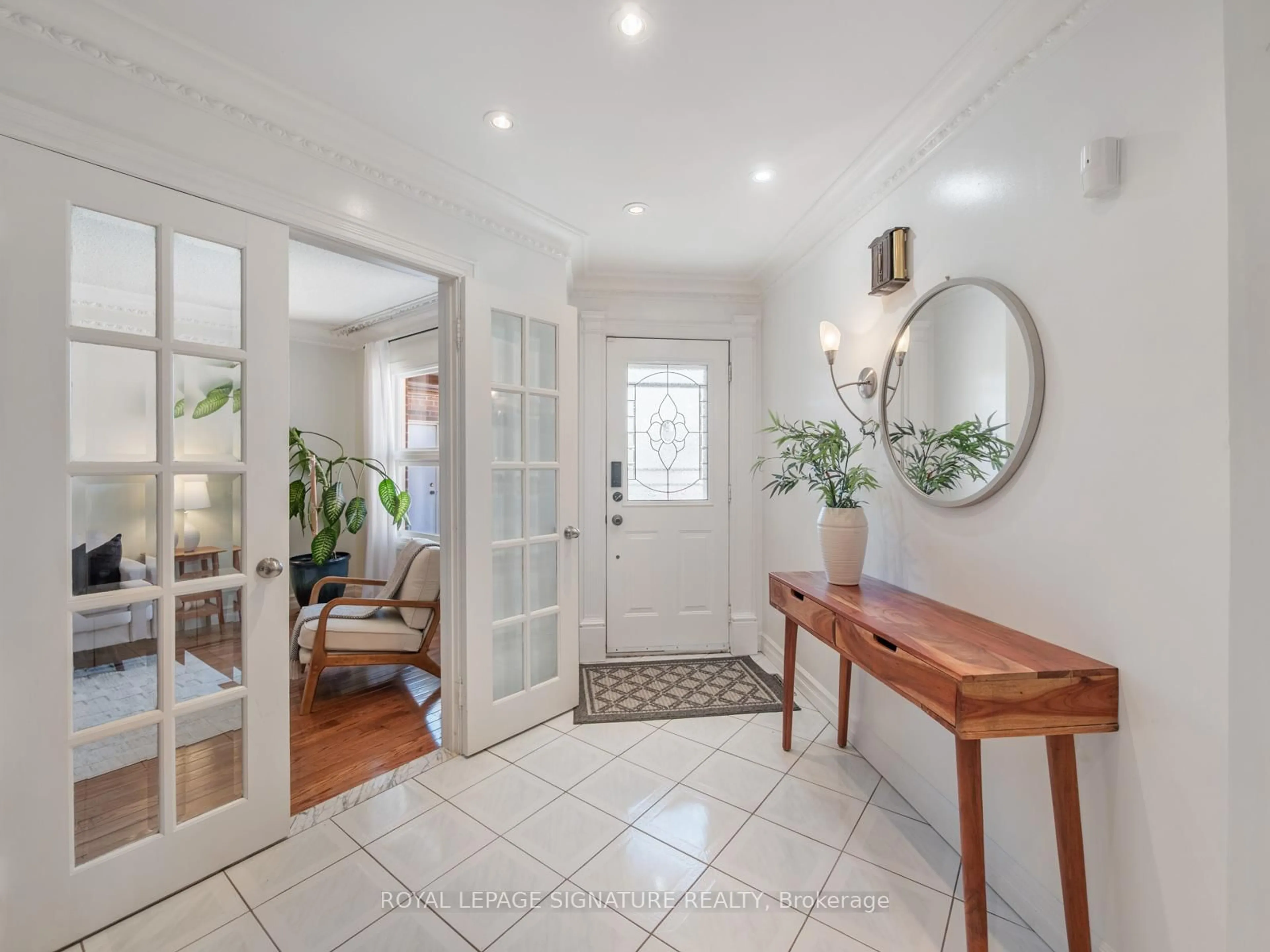 Indoor entryway for 171 Hupfield Tr, Toronto Ontario M1B 4P1