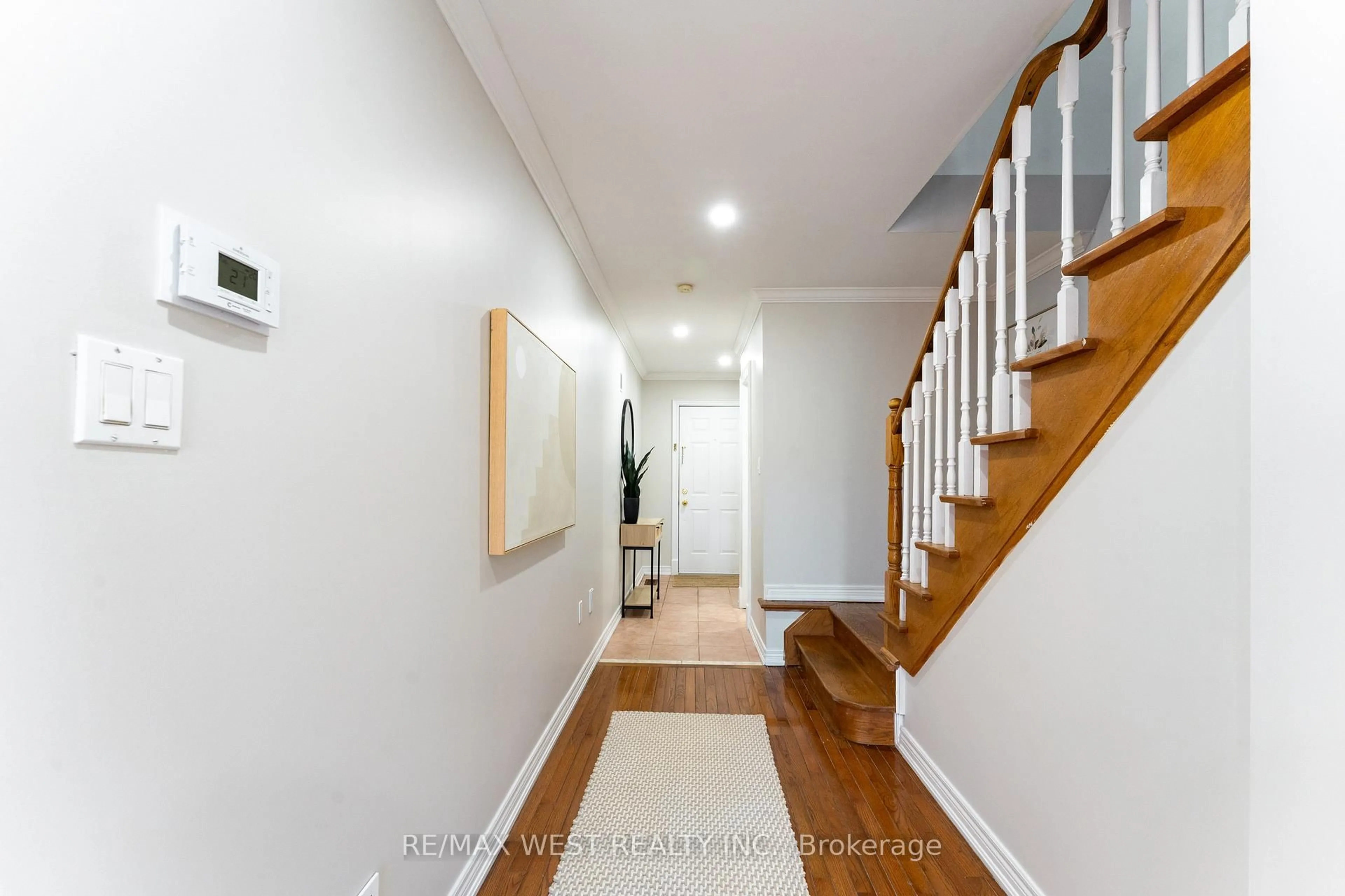 Indoor entryway for 50 Markham Rd #2, Toronto Ontario M1M 2Z4