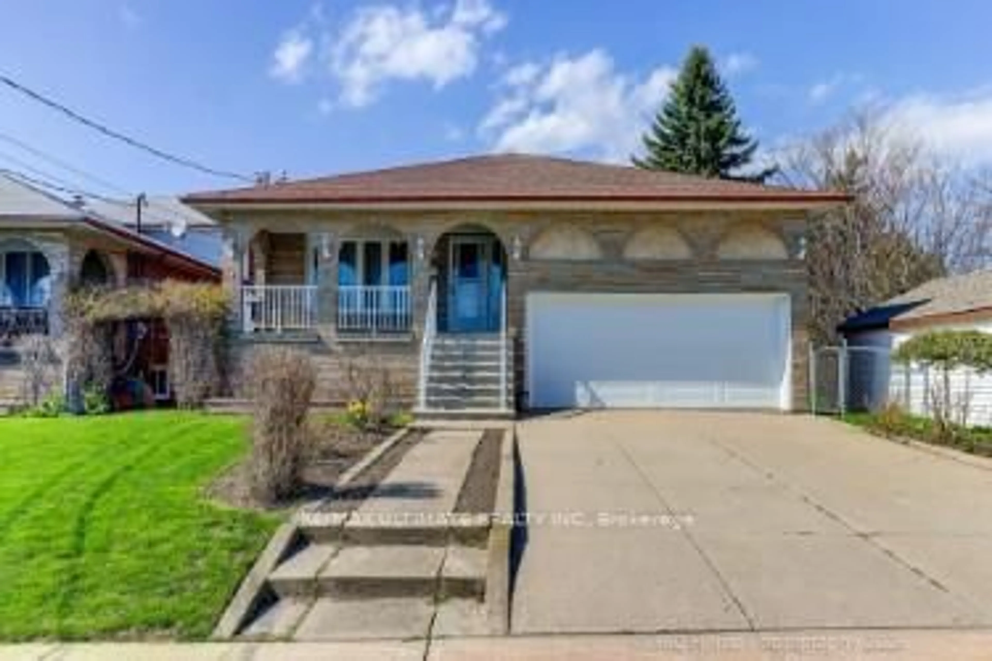 Home with brick exterior material, street for 100 Newlands Ave, Toronto Ontario M1L 1R9