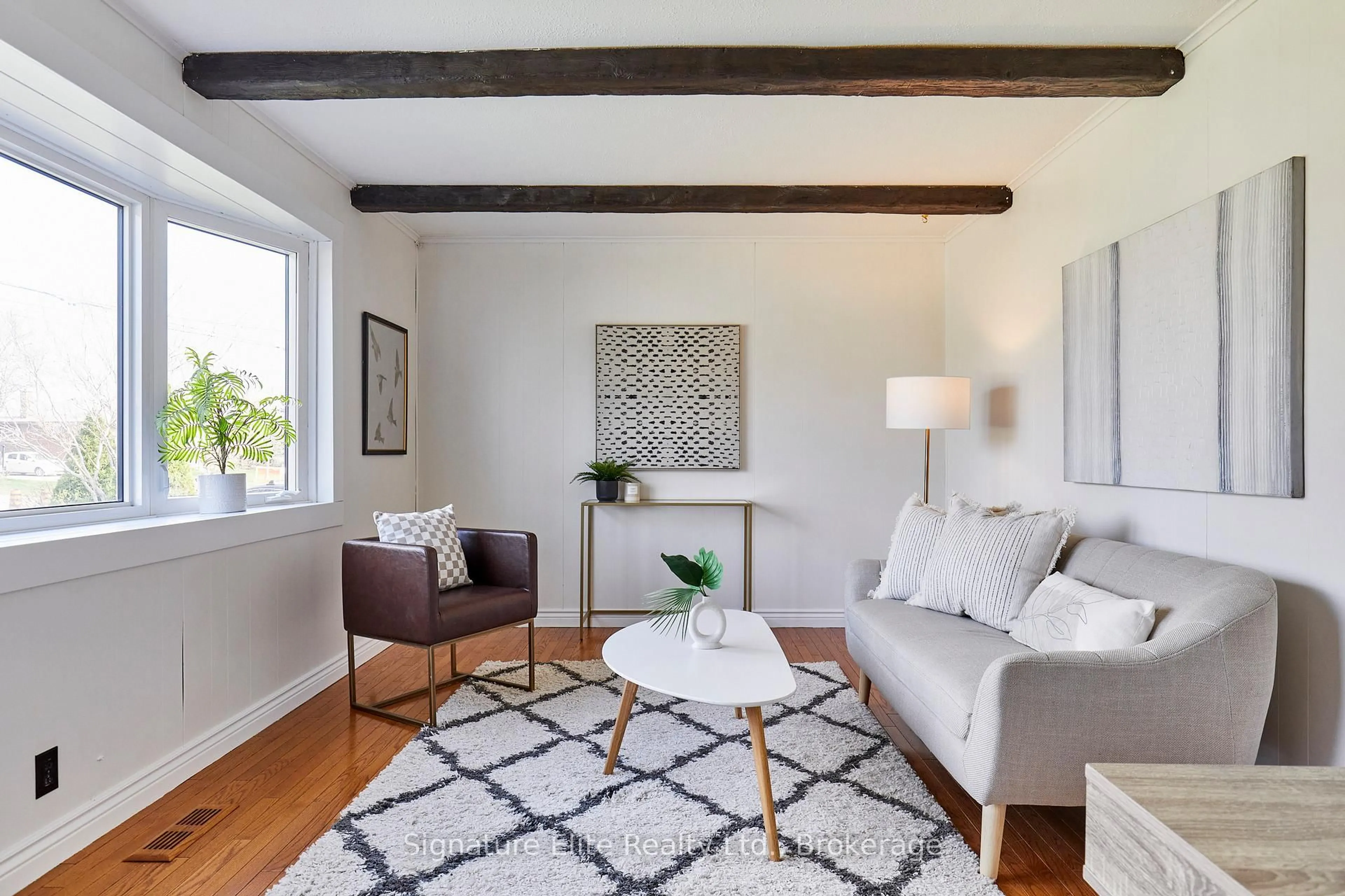 Living room with furniture, unknown for 20 Cleta Dr, Toronto Ontario M1K 3G6