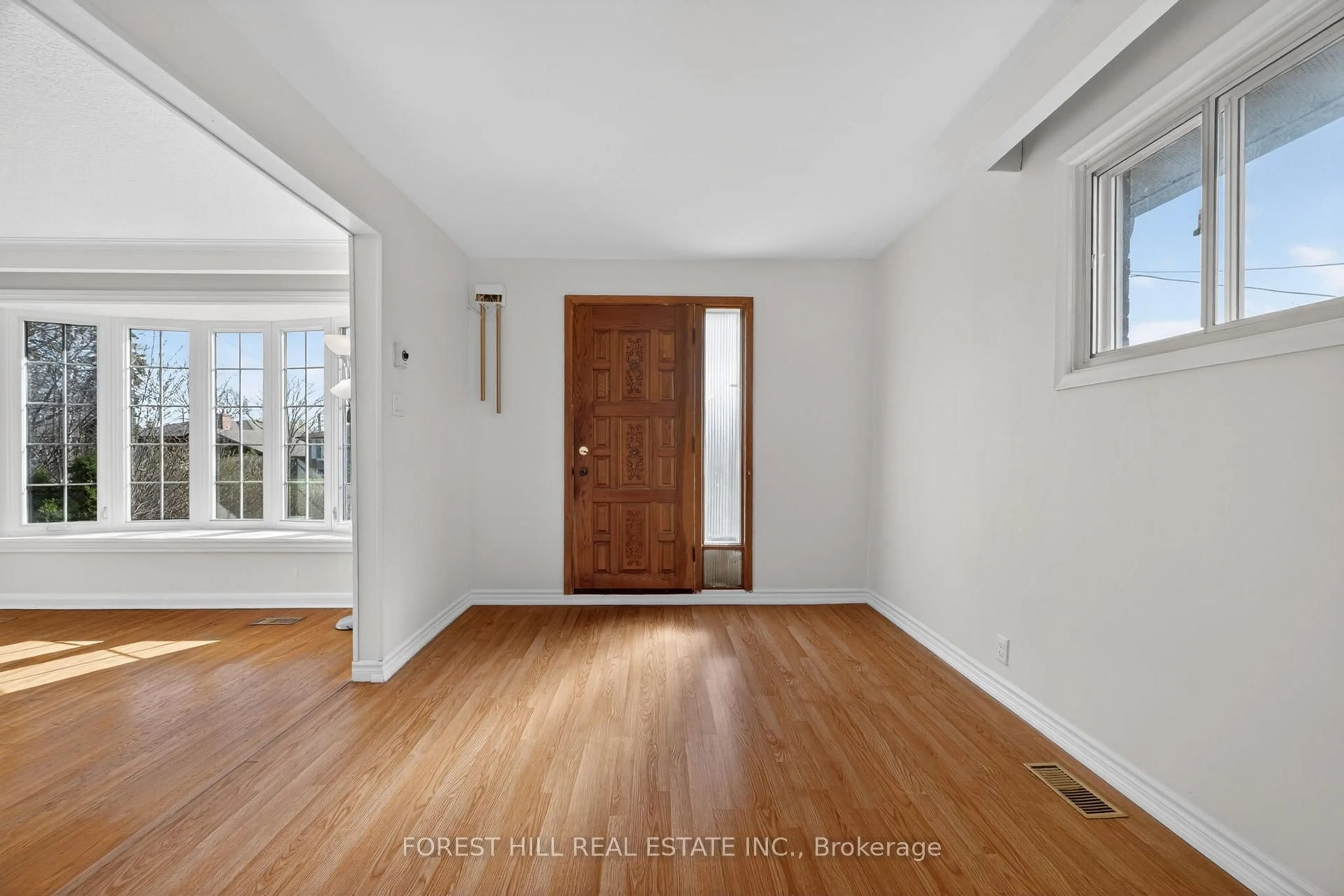 Indoor entryway for 14 Stephenfrank Rd, Toronto Ontario M1P 3W3