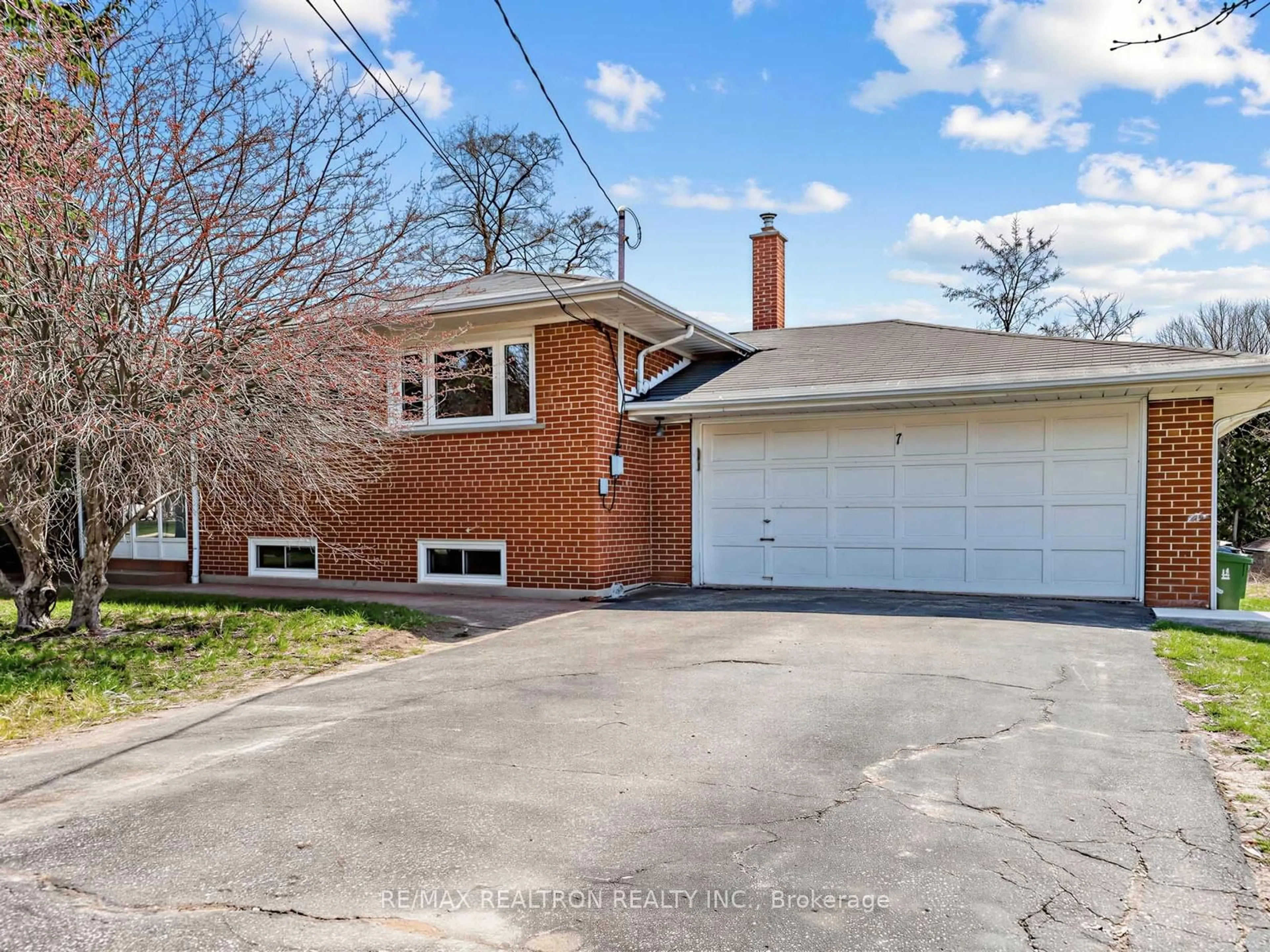 Home with brick exterior material, street for 7 White Ave, Toronto Ontario M1C 1P1