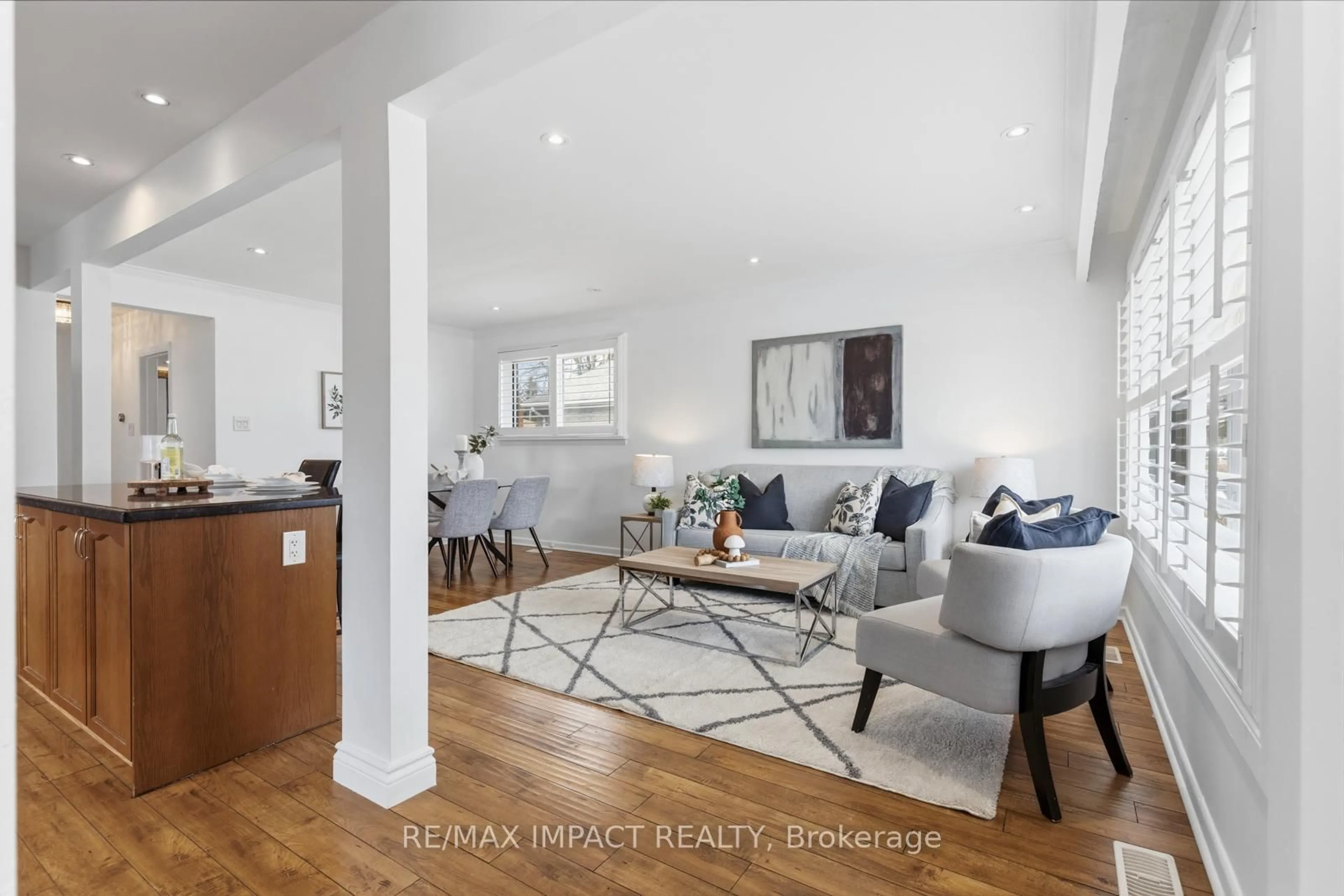 Living room with furniture, unknown for 918 McCullough Dr, Whitby Ontario L1N 1C6