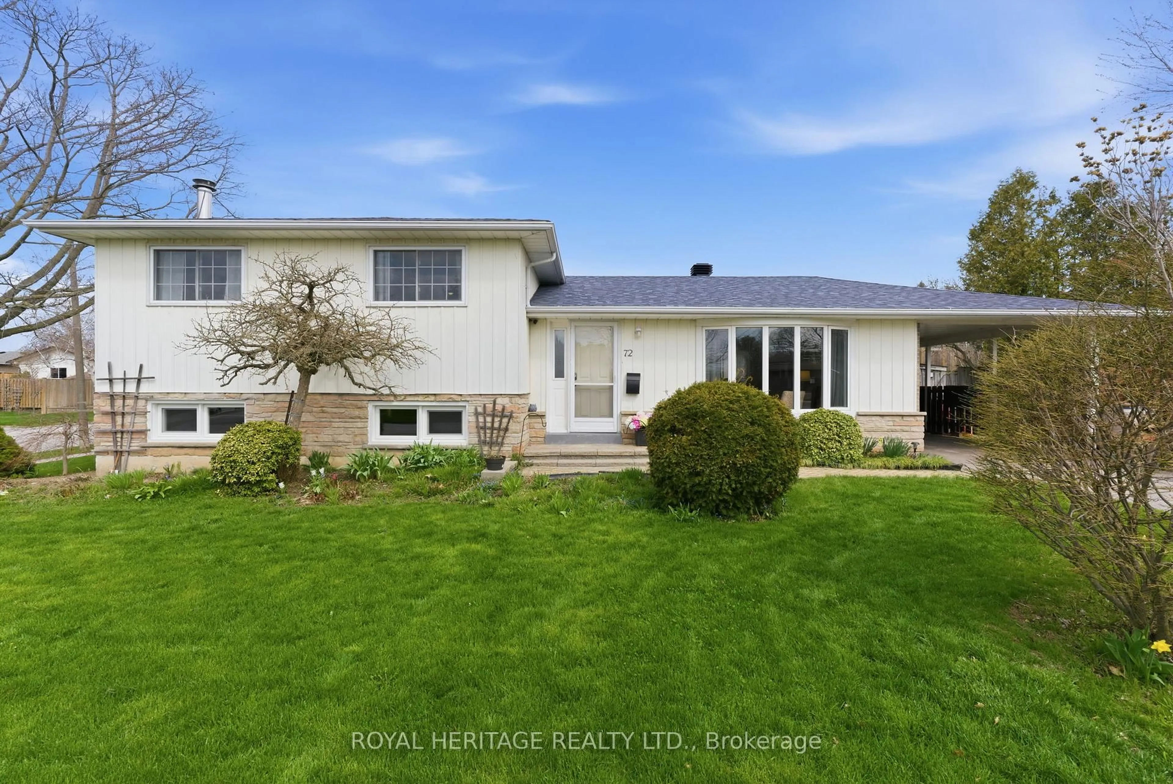 A pic from outside/outdoor area/front of a property/back of a property/a pic from drone, unknown for 72 Clover Ridge Dr, Ajax Ontario L1S 1G7