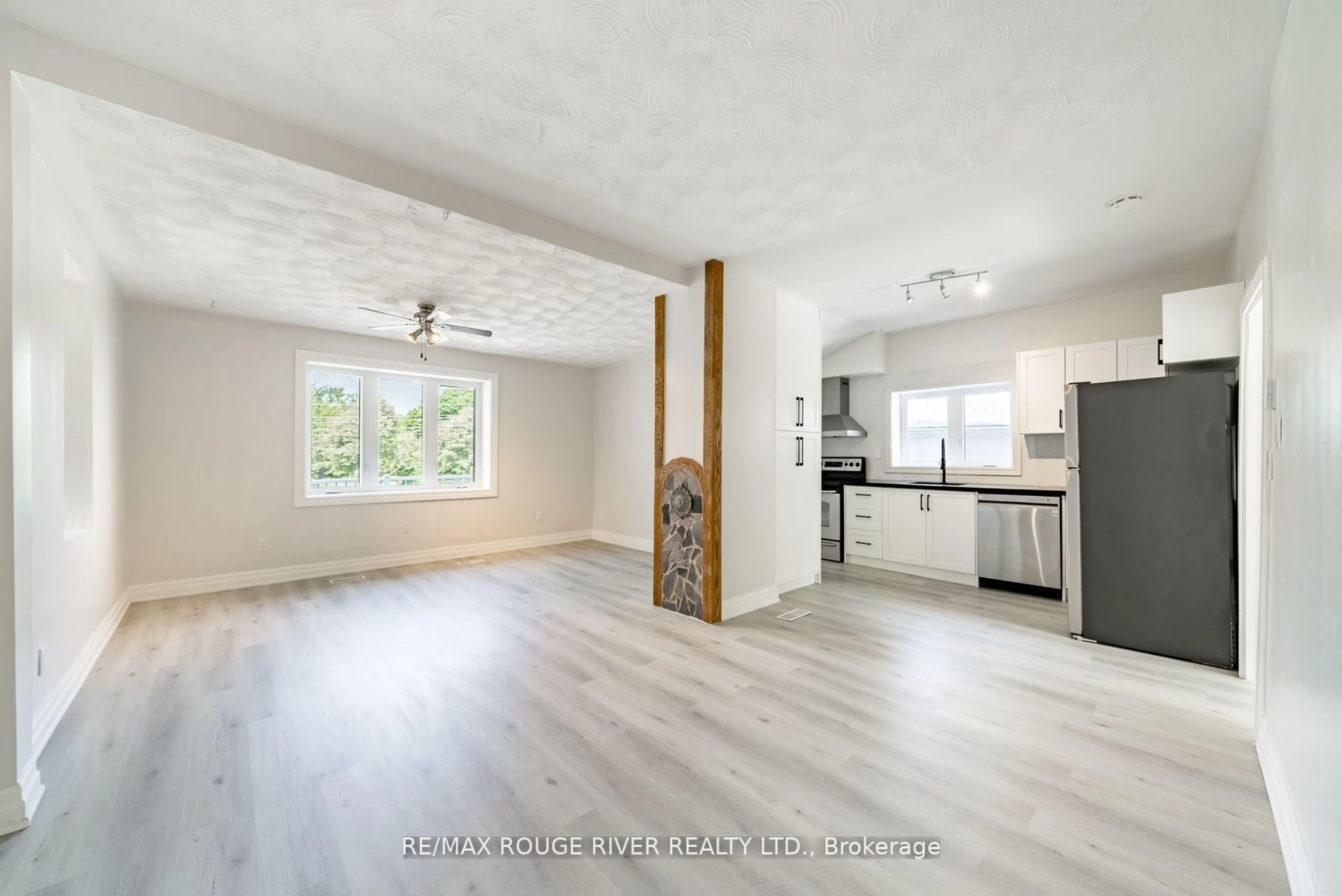 Open concept kitchen, wood/laminate floor for 513 Ritson Rd, Oshawa Ontario L1G 5R4