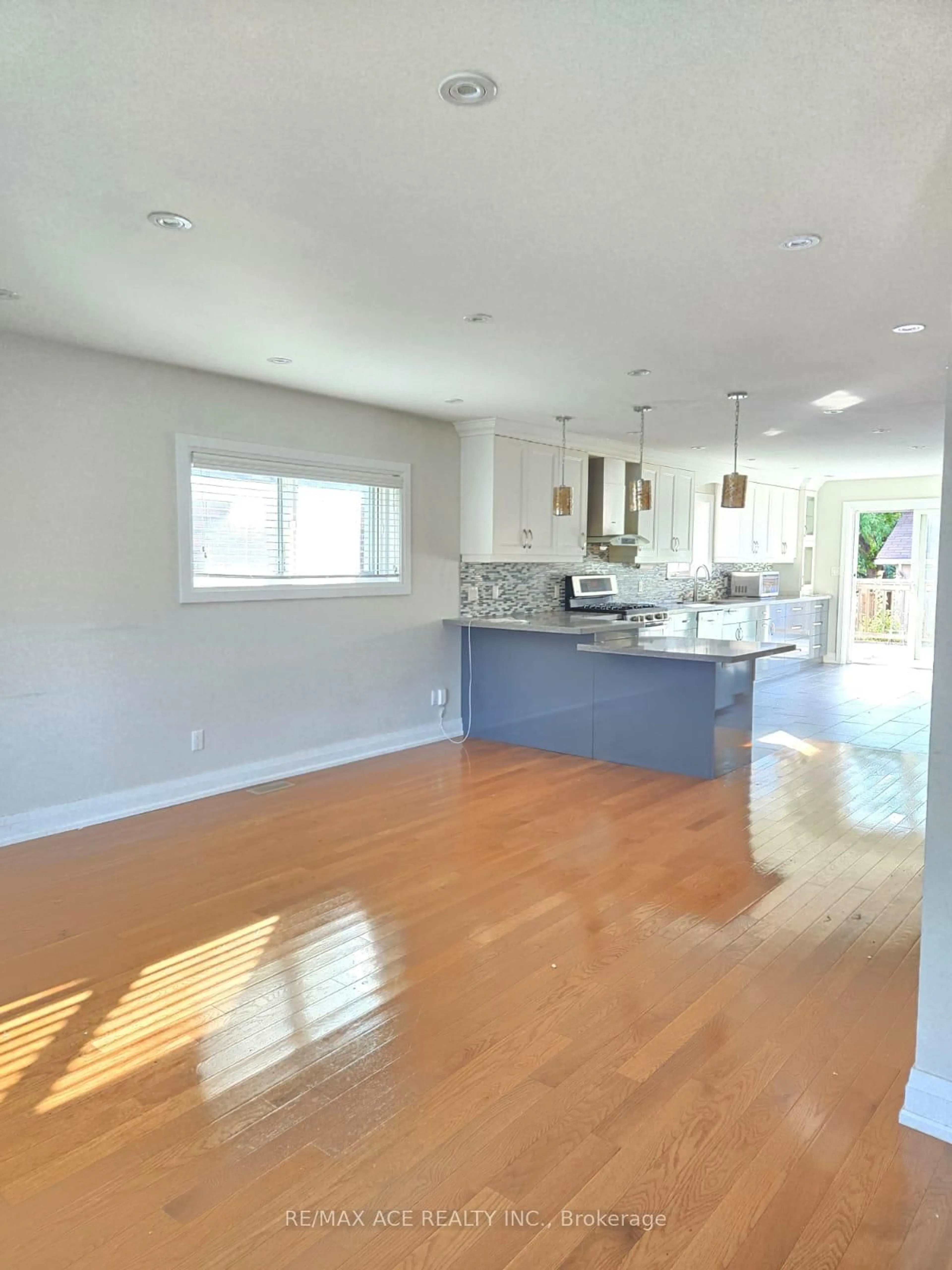 Open concept kitchen, unknown for 66 Portsdown Rd, Toronto Ontario M1P 1V1