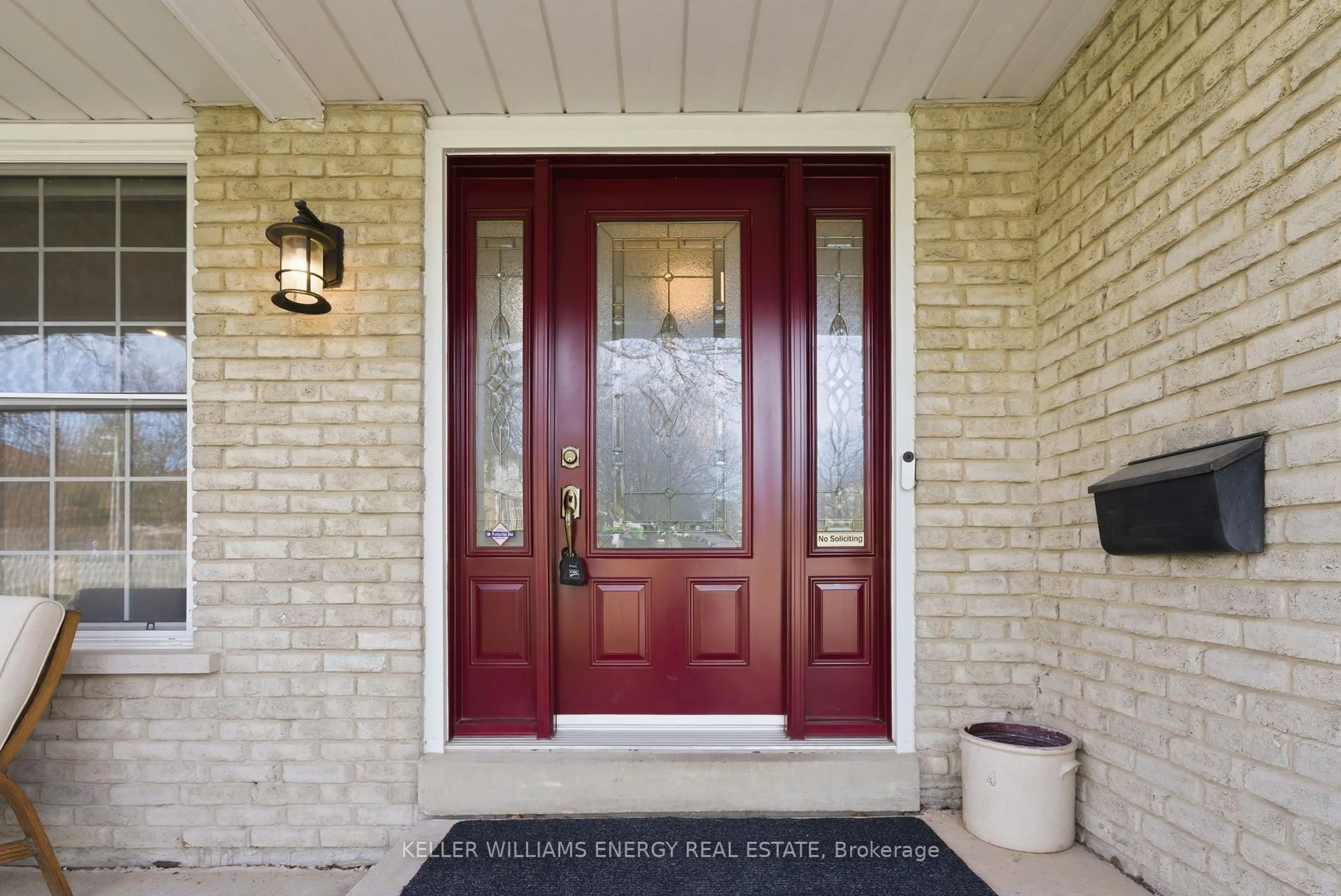 Indoor entryway for 67 Rhonda Blvd, Clarington Ontario L1C 3W3