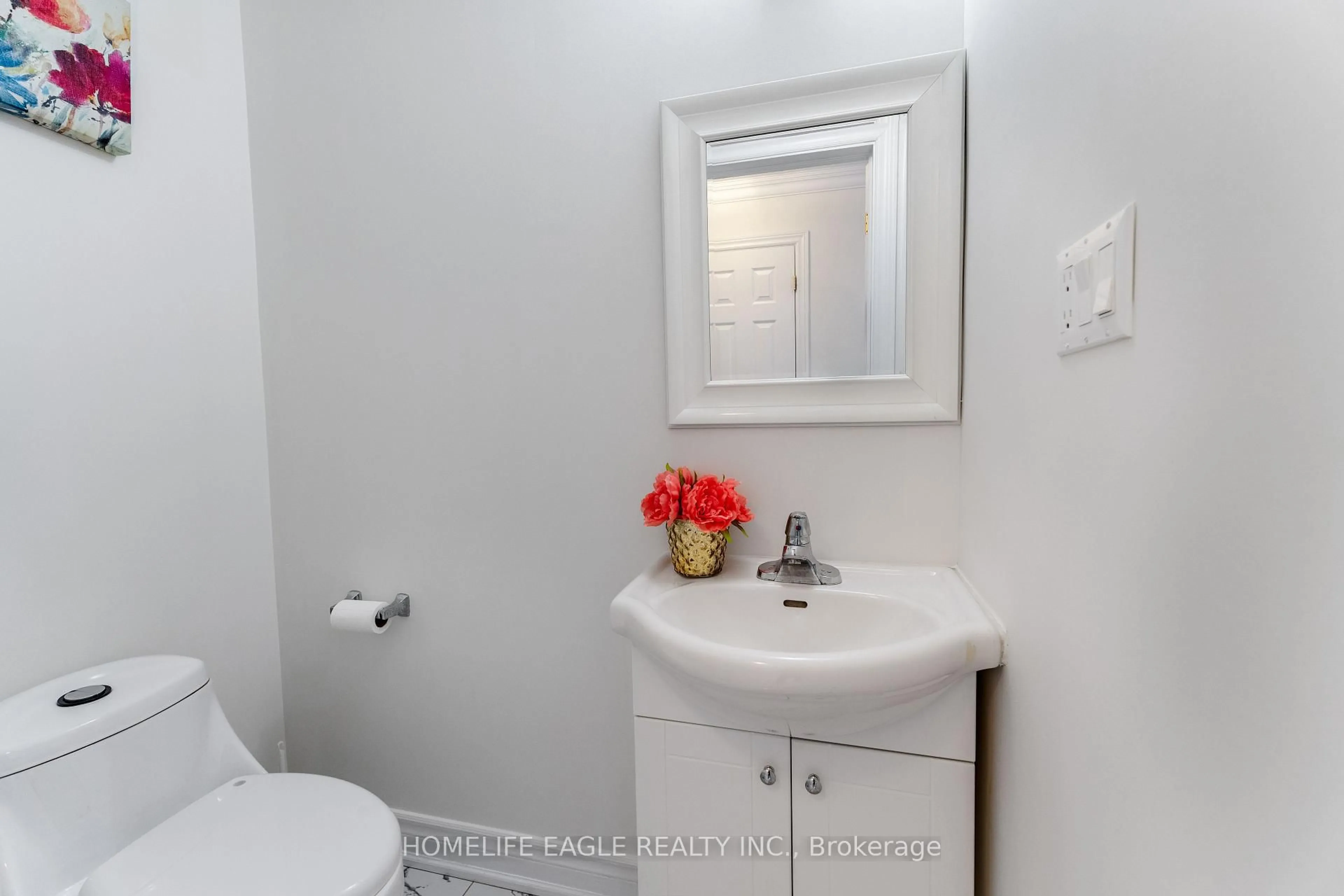 Standard bathroom, ceramic/tile floor for 20 Maywood Park, Toronto Ontario M1K 2G8