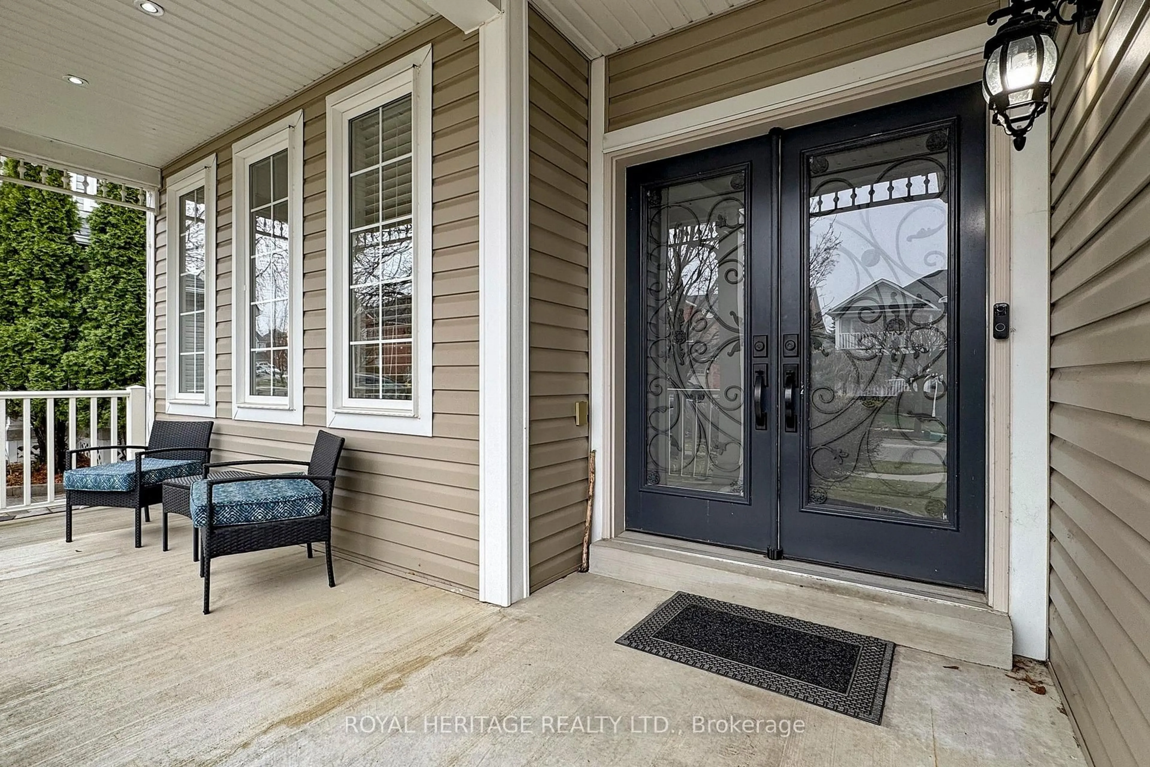 Indoor entryway for 9 Nathan Ave, Whitby Ontario L1M 1J3