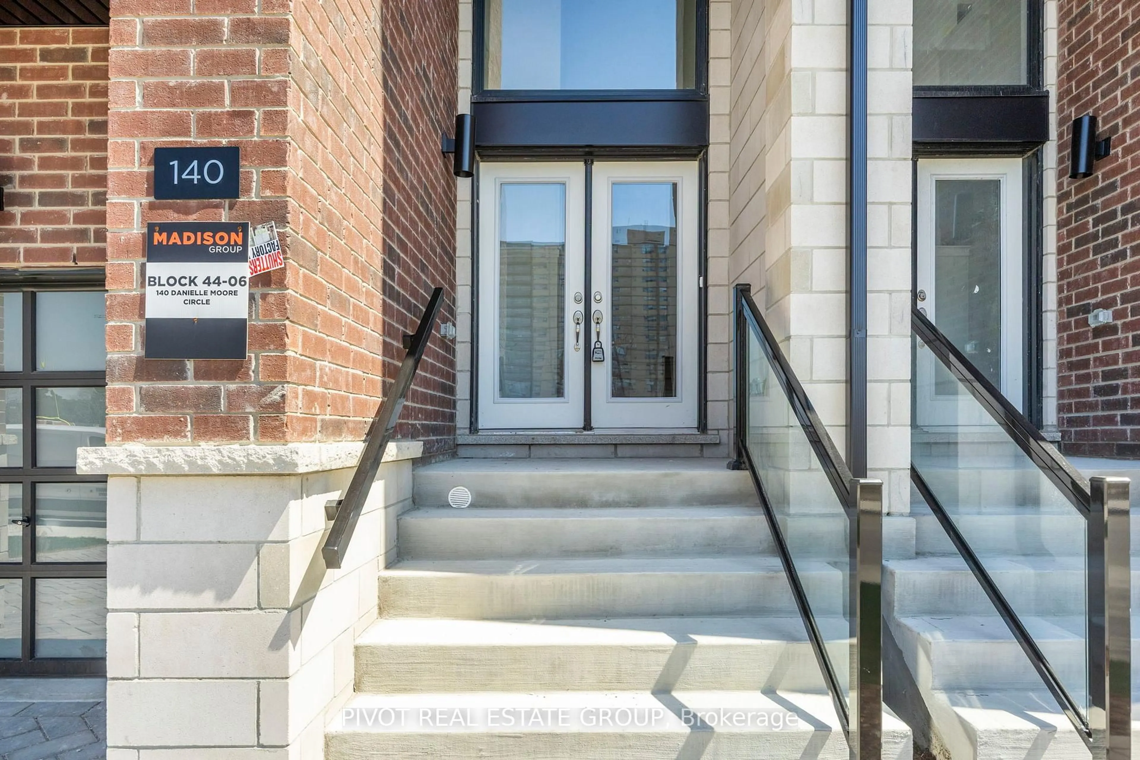 Unknown for 140 Danielle Moore Circ, Toronto Ontario M1P 0G9