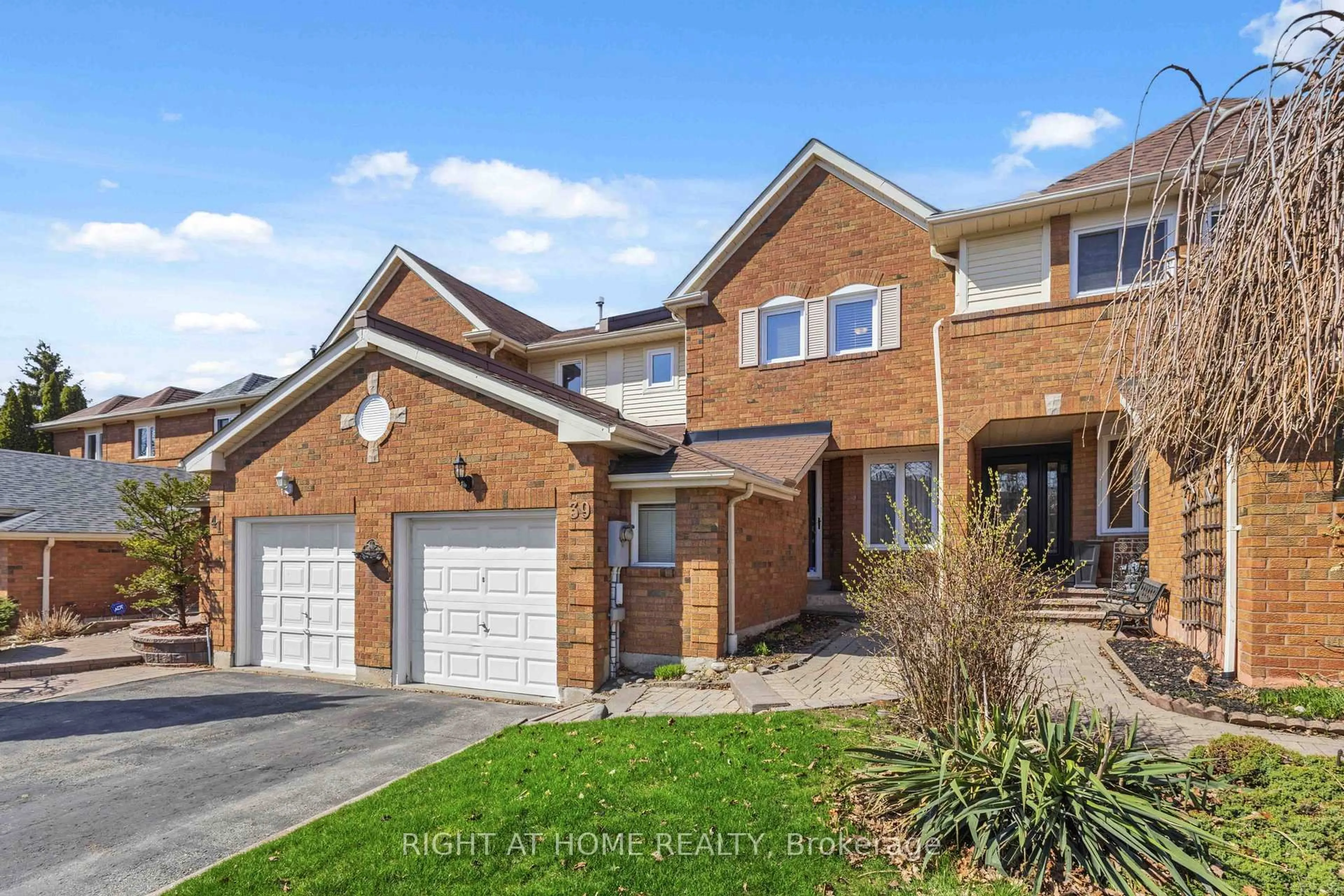 Home with brick exterior material, street for 39 Davies Cres, Whitby Ontario L1N 8X4