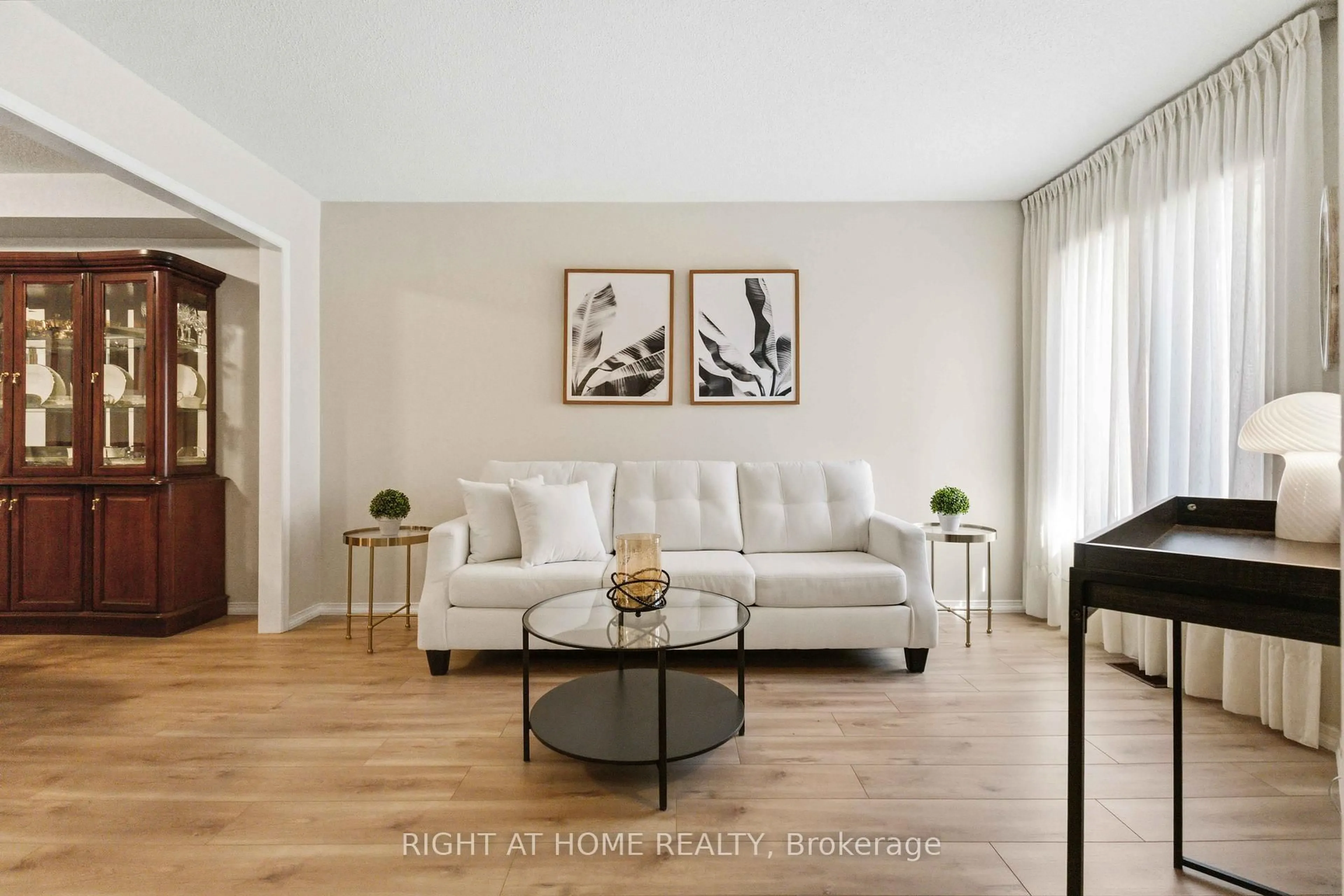 Living room with furniture, unknown for 39 Davies Cres, Whitby Ontario L1N 8X4