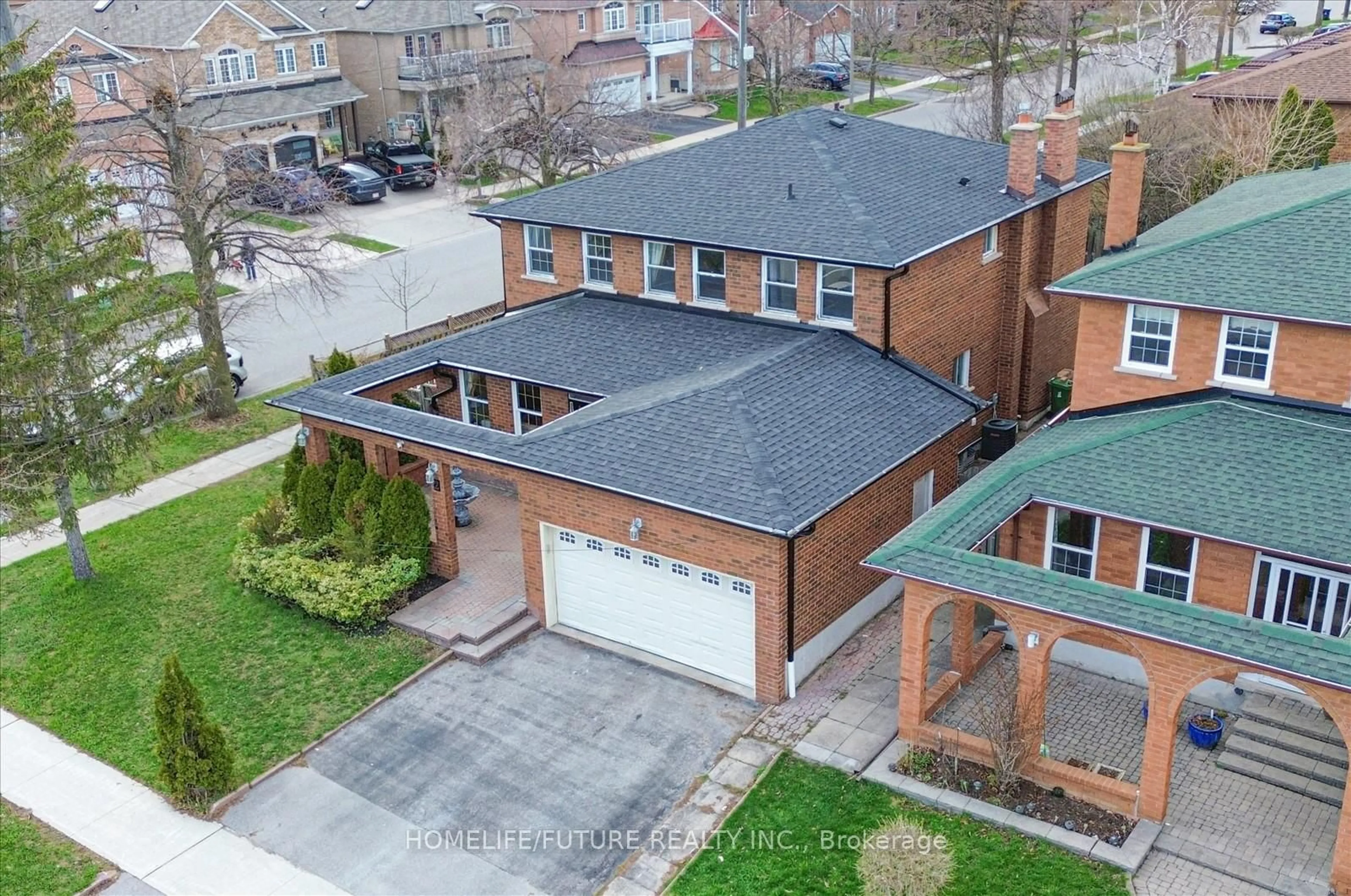 A pic from outside/outdoor area/front of a property/back of a property/a pic from drone, street for 2 Lovel Ave, Toronto Ontario M1B 2M5