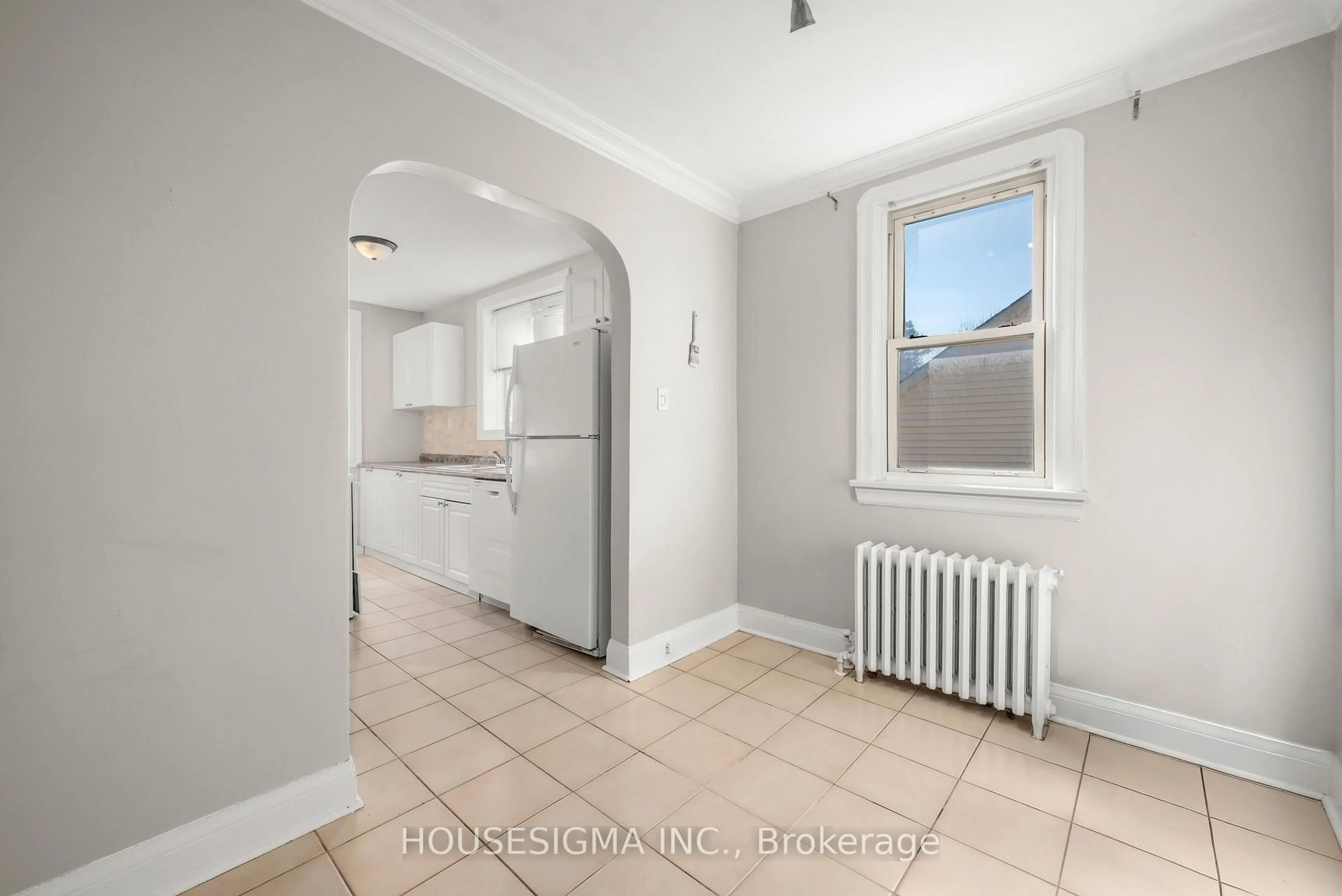 Unknown for 301 Gibbons St, Oshawa Ontario L1J 4Y5