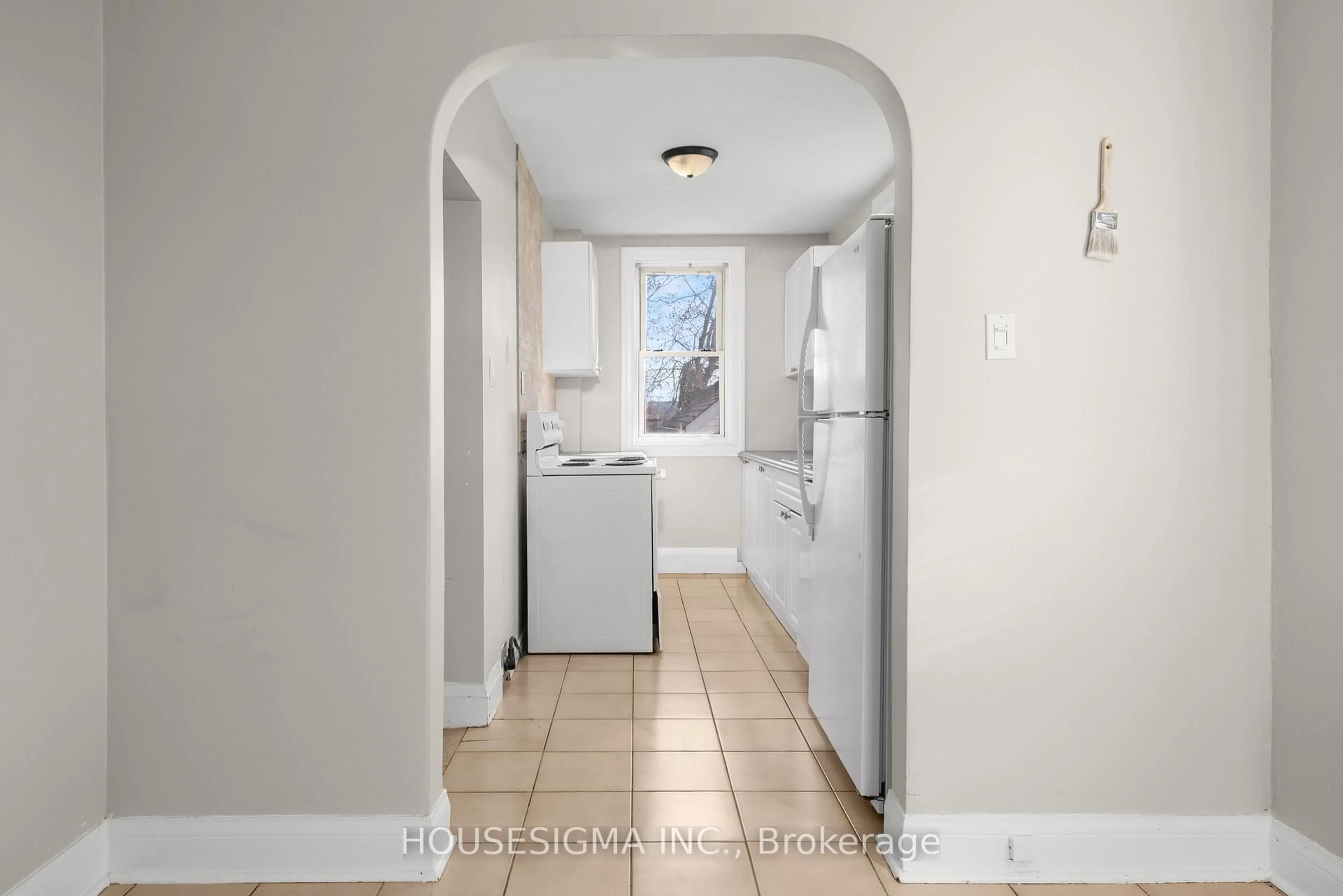 Unknown for 301 Gibbons St, Oshawa Ontario L1J 4Y5