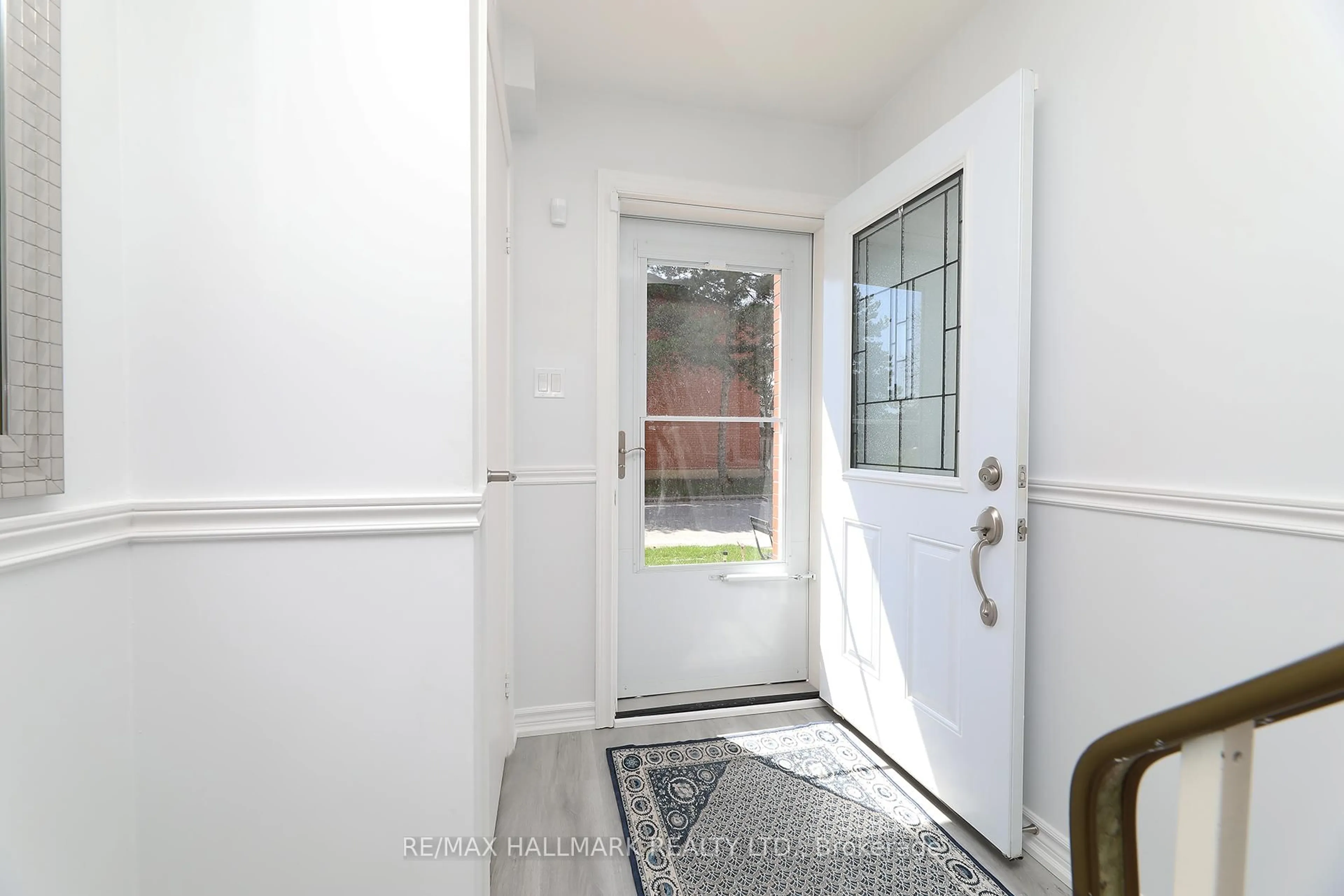 Indoor entryway for 90 Wingarden Crt #137, Toronto Ontario M1B 2K3