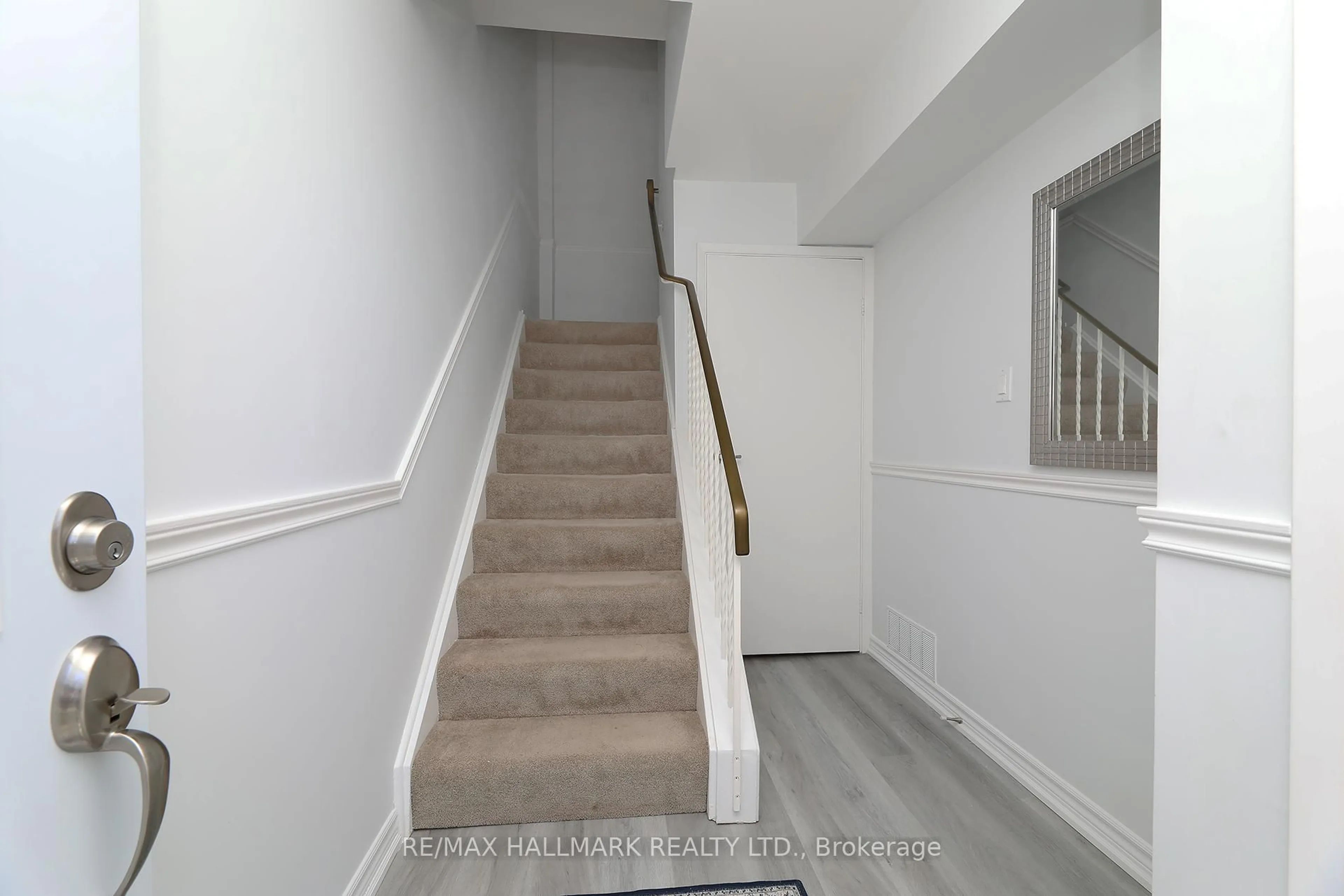 Stairs for 90 Wingarden Crt #137, Toronto Ontario M1B 2K3