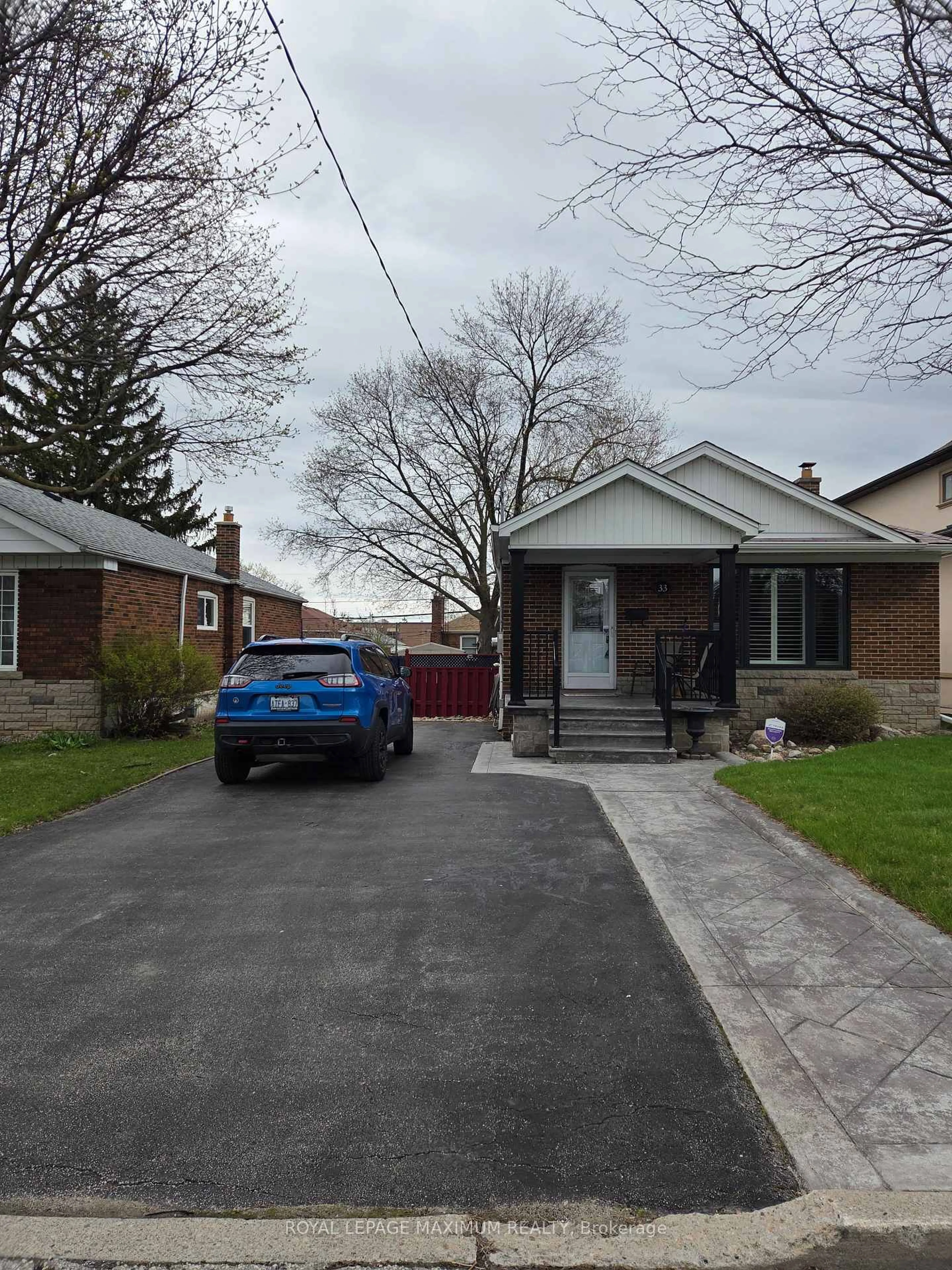 Unknown for 33 Alice Cres, Toronto Ontario M1R 4N6