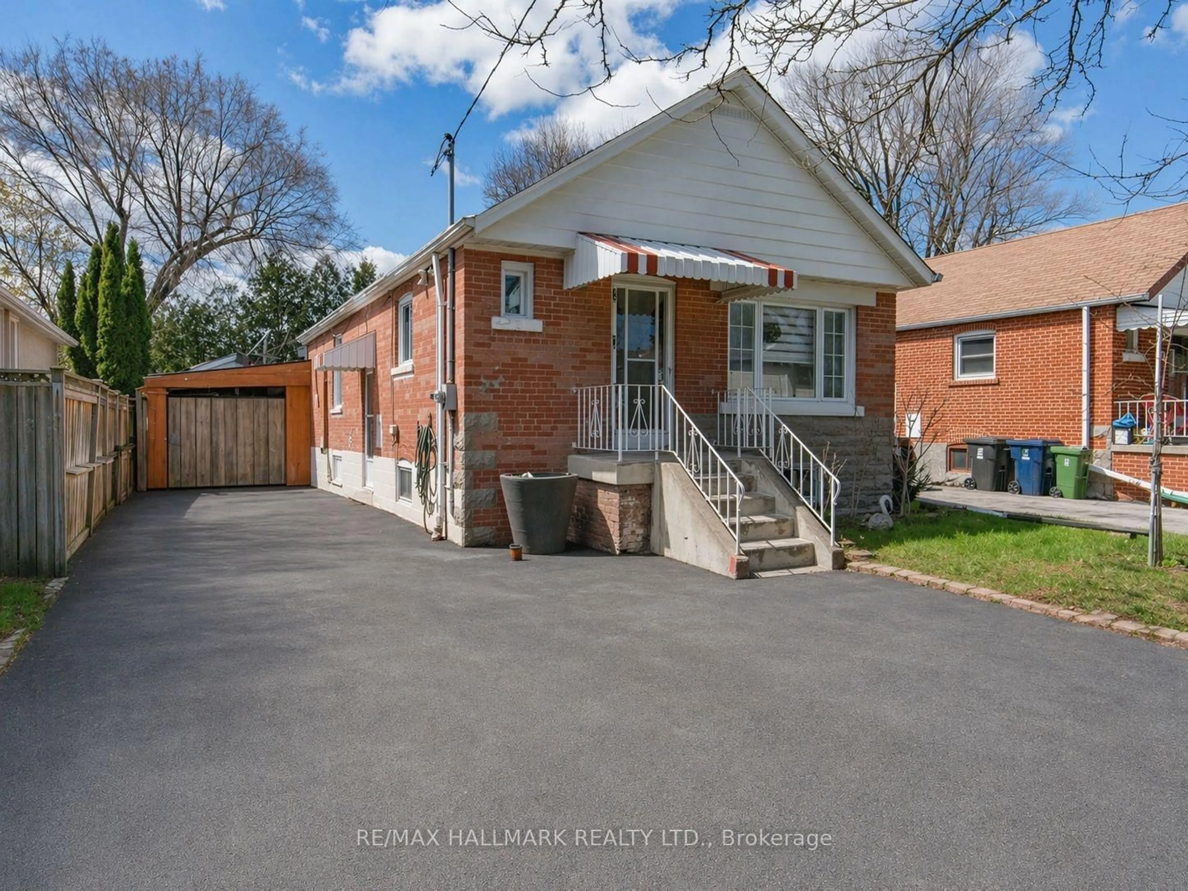 Unknown for 712 Pharmacy Ave, Toronto Ontario M1L 3J2