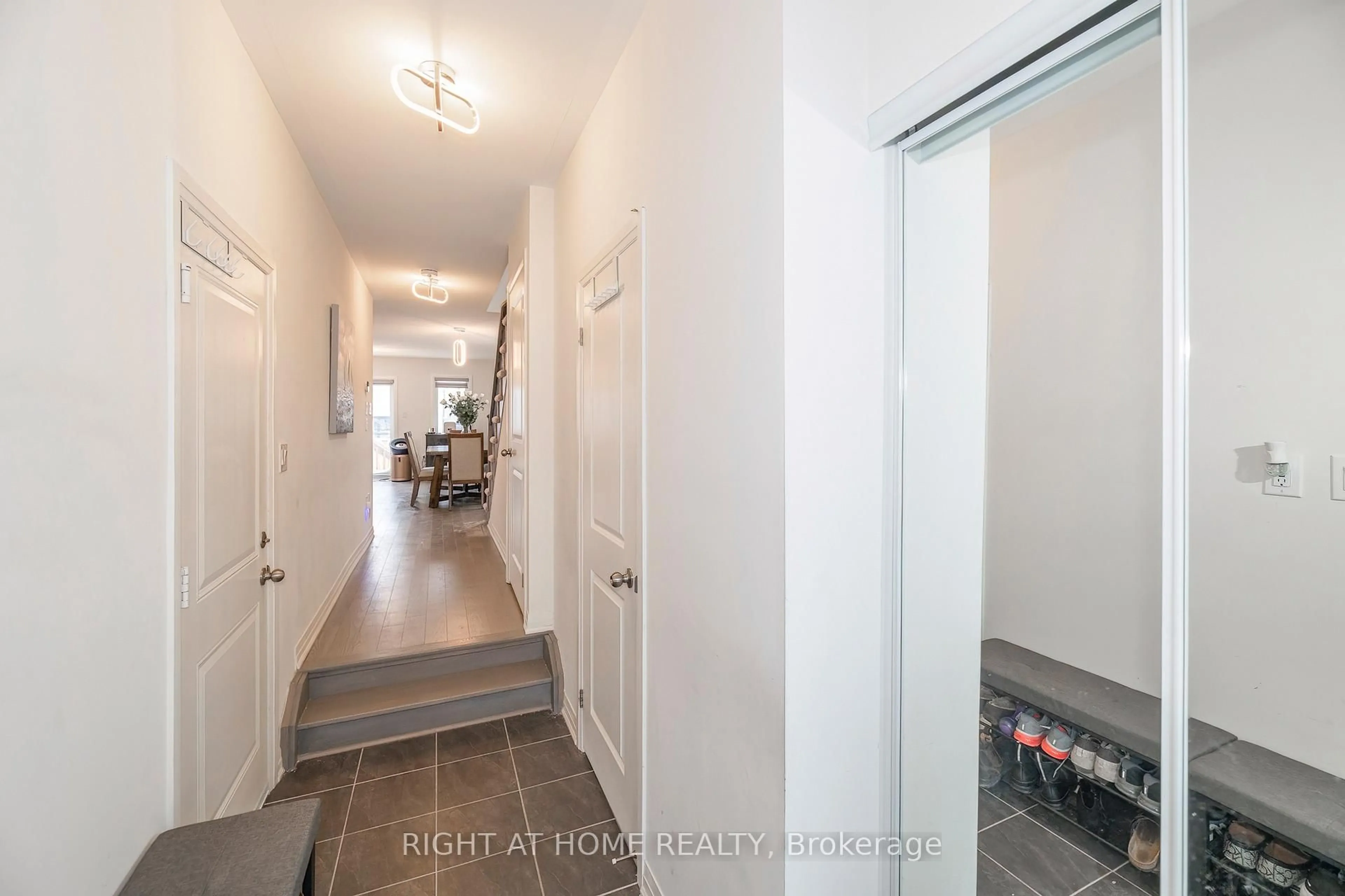 Indoor entryway for 30 Caspian Sq, Clarington Ontario L1C 7G3