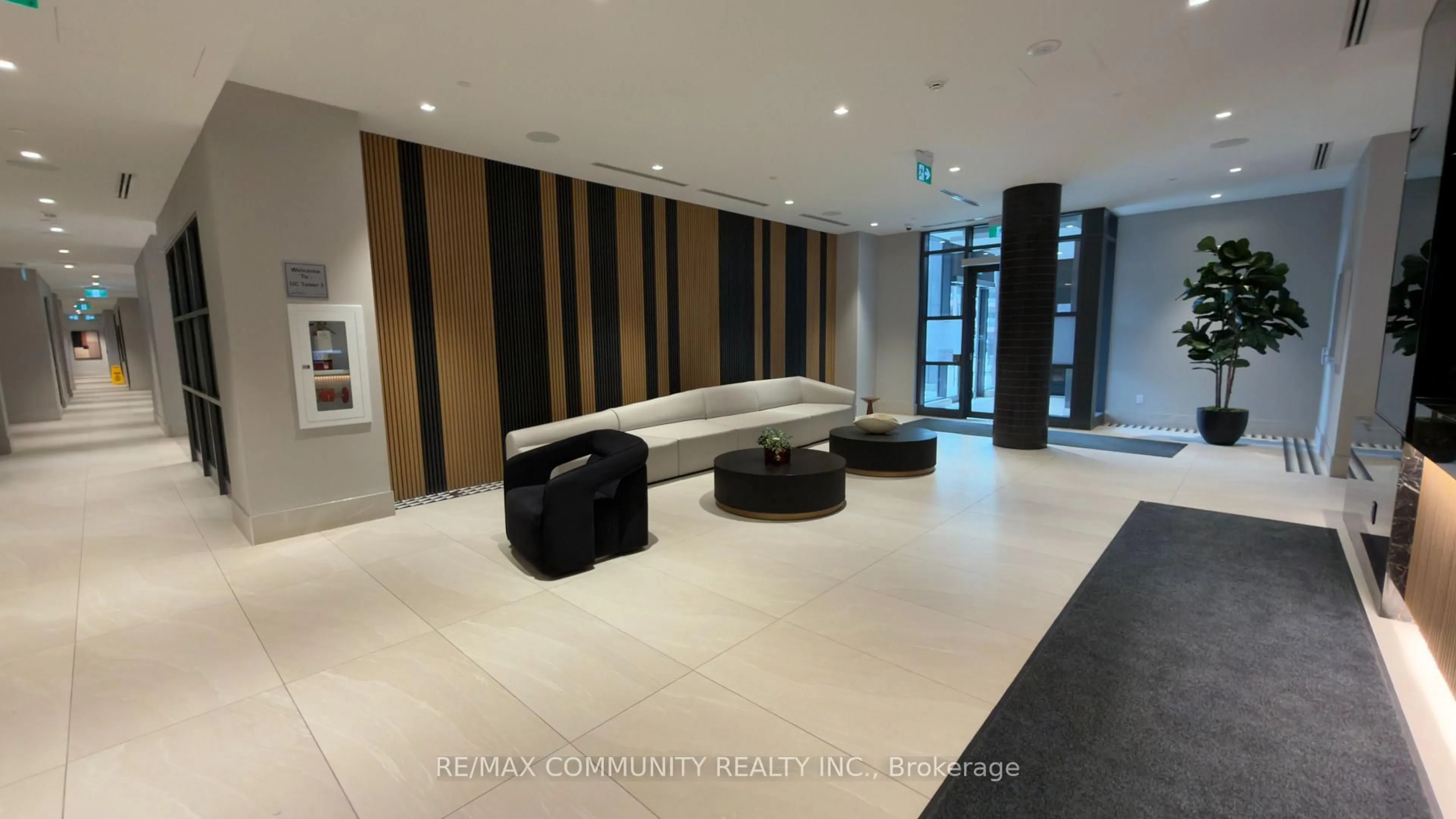 Lobby for 2545 Simcoe St #319, Oshawa Ontario L1L 0W3