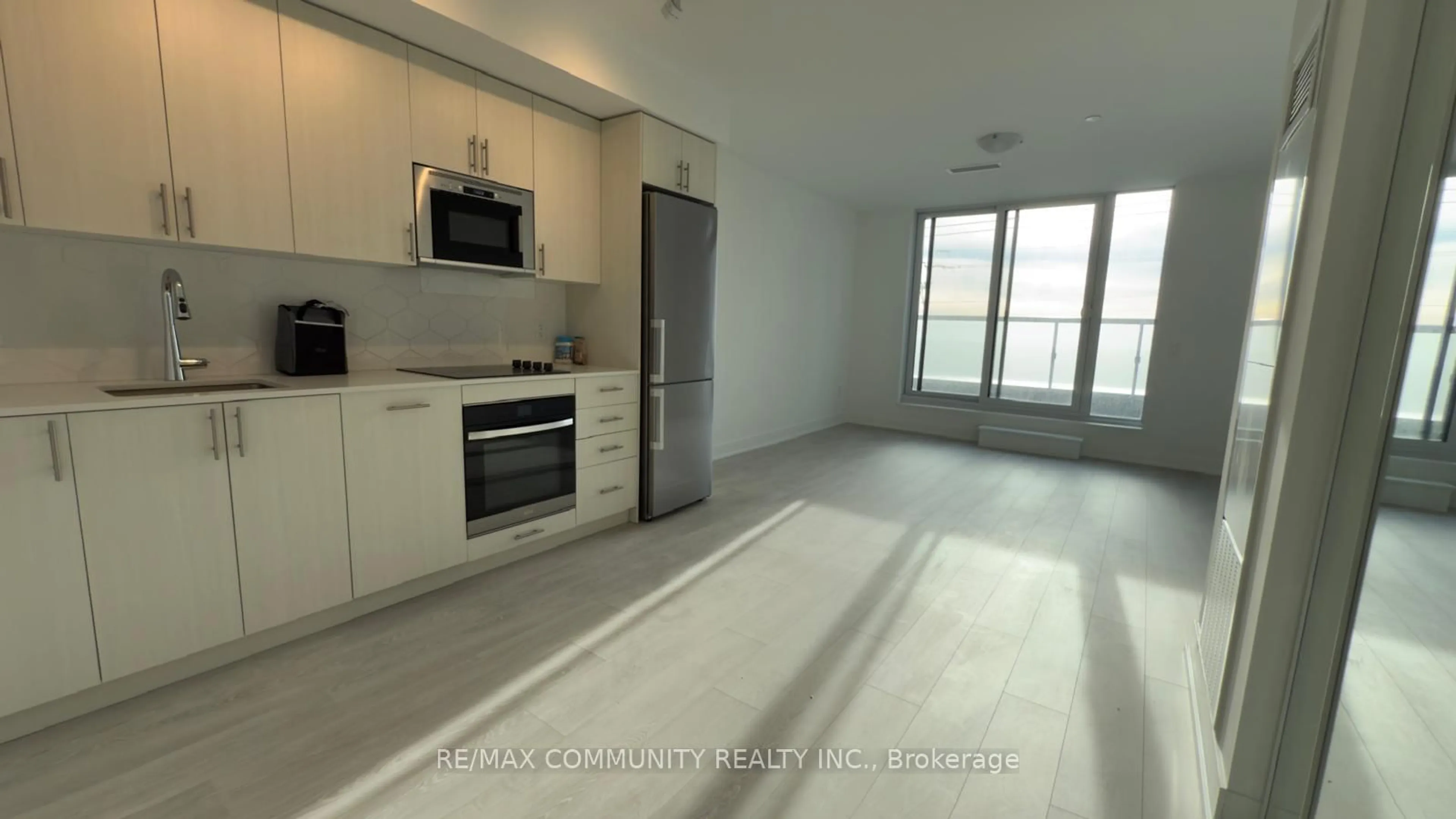 Unknown for 2545 Simcoe St #319, Oshawa Ontario L1L 0W3